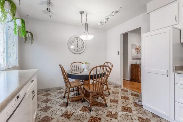 Additional property image - 984 Easterbrook Ave