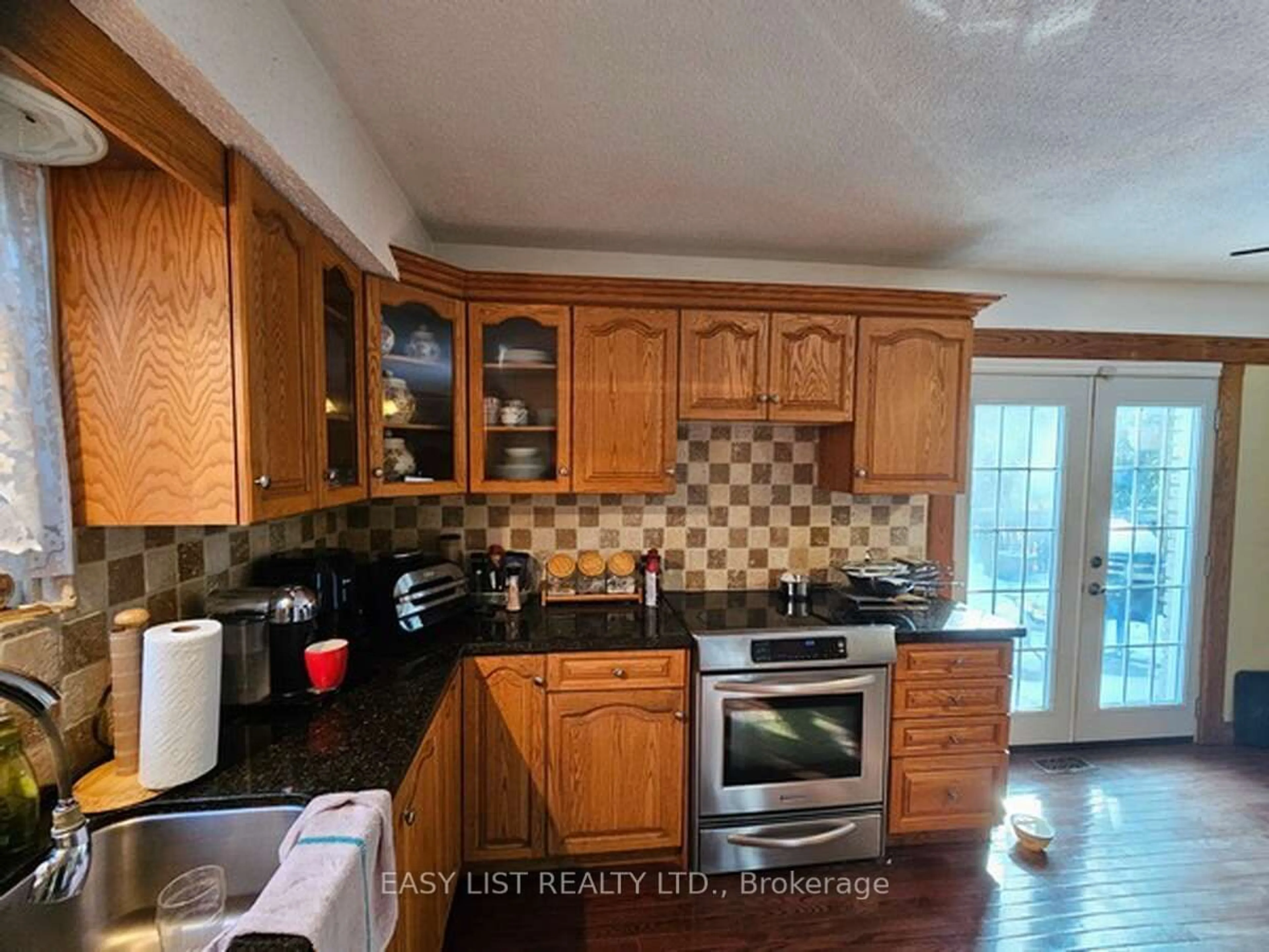 Standard kitchen, unknown for 1458 Dundas Cres, Mississauga Ontario L5C 1E9