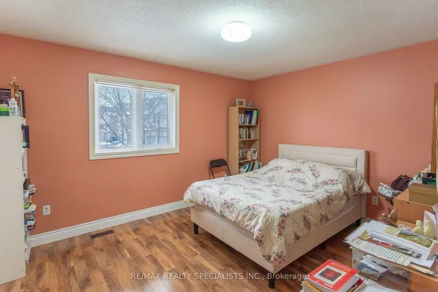Additional property image - 5550 Cortina Cres