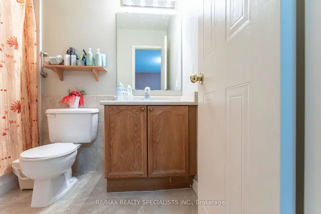 Additional property image - 5550 Cortina Cres