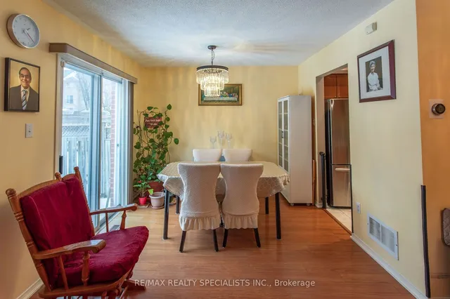 Additional property image - 5550 Cortina Cres