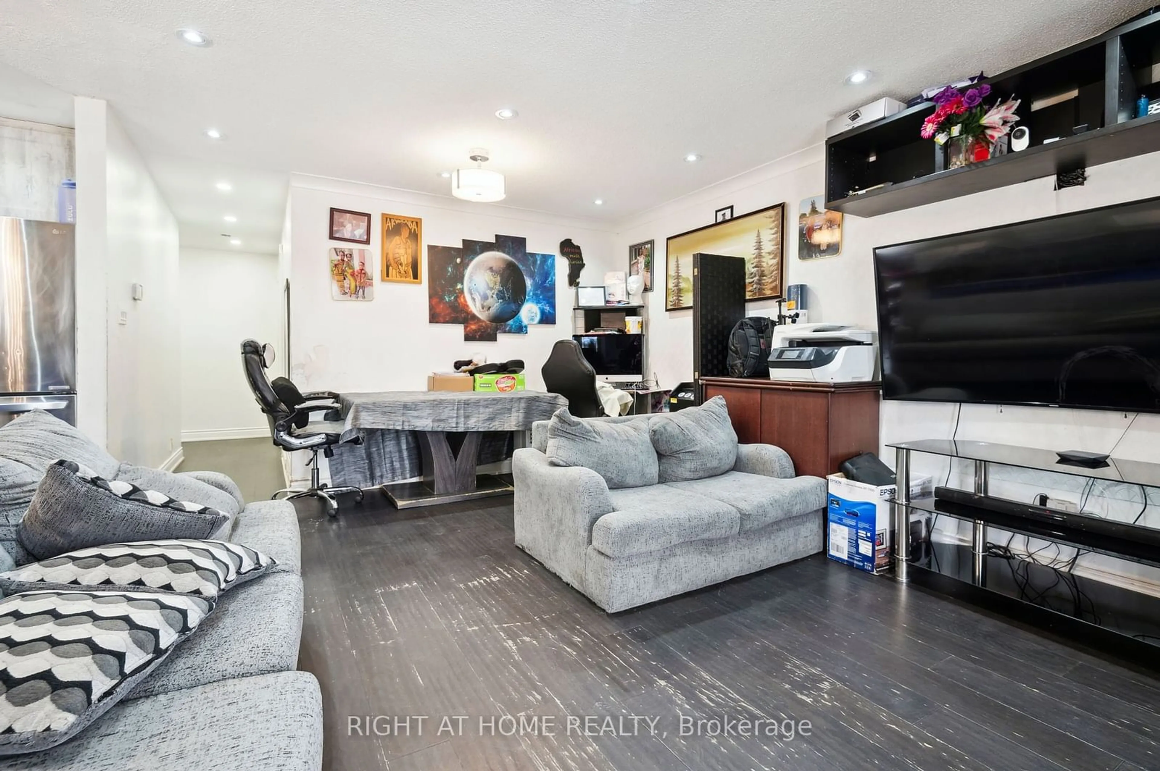 A pic of a room for 22 Lynmont Rd, Toronto Ontario M9V 3W8