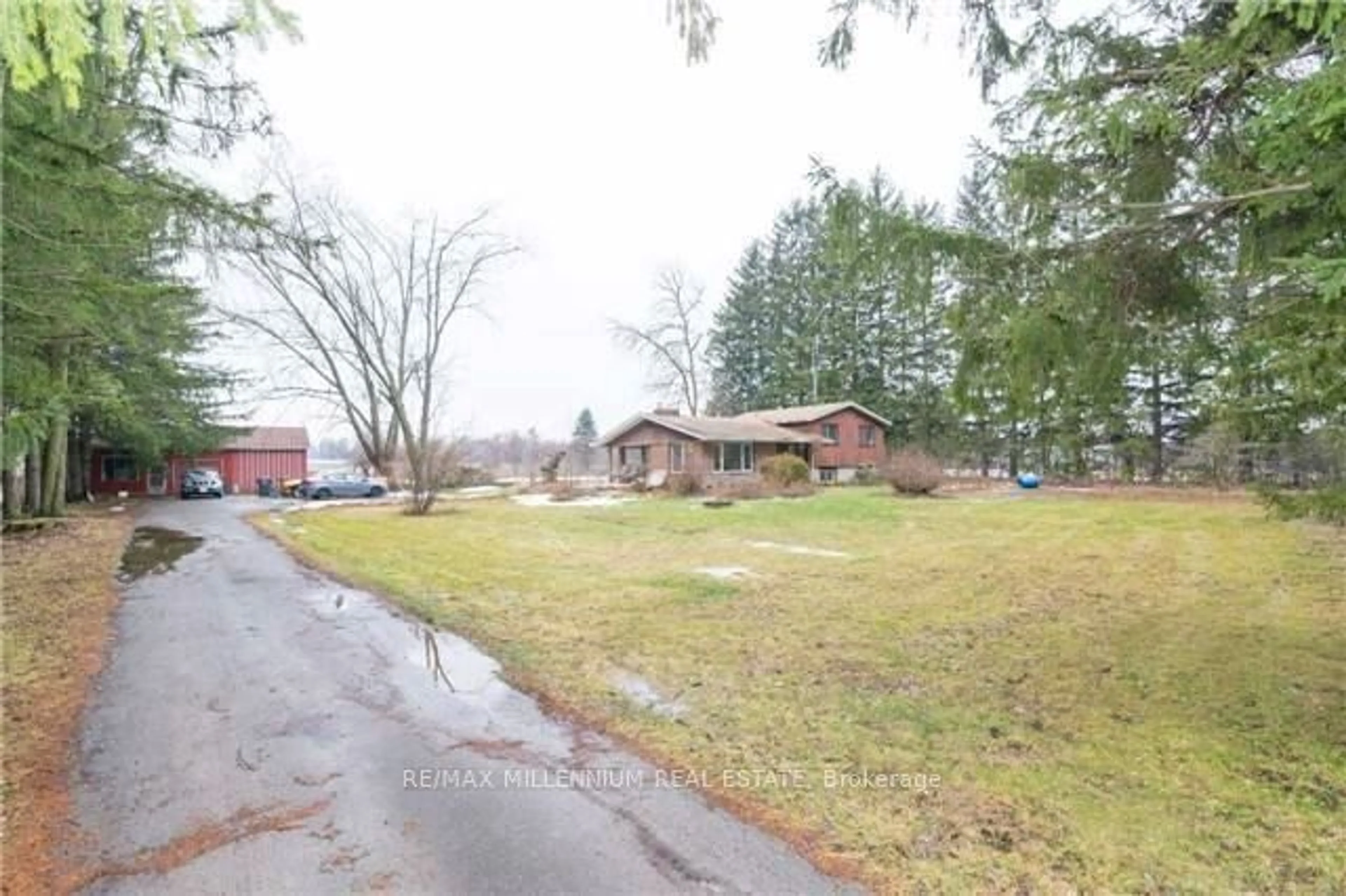 A pic from outside/outdoor area/front of a property/back of a property/a pic from drone, unknown for 9188 Heritage Rd, Brampton Ontario L6X 0A1