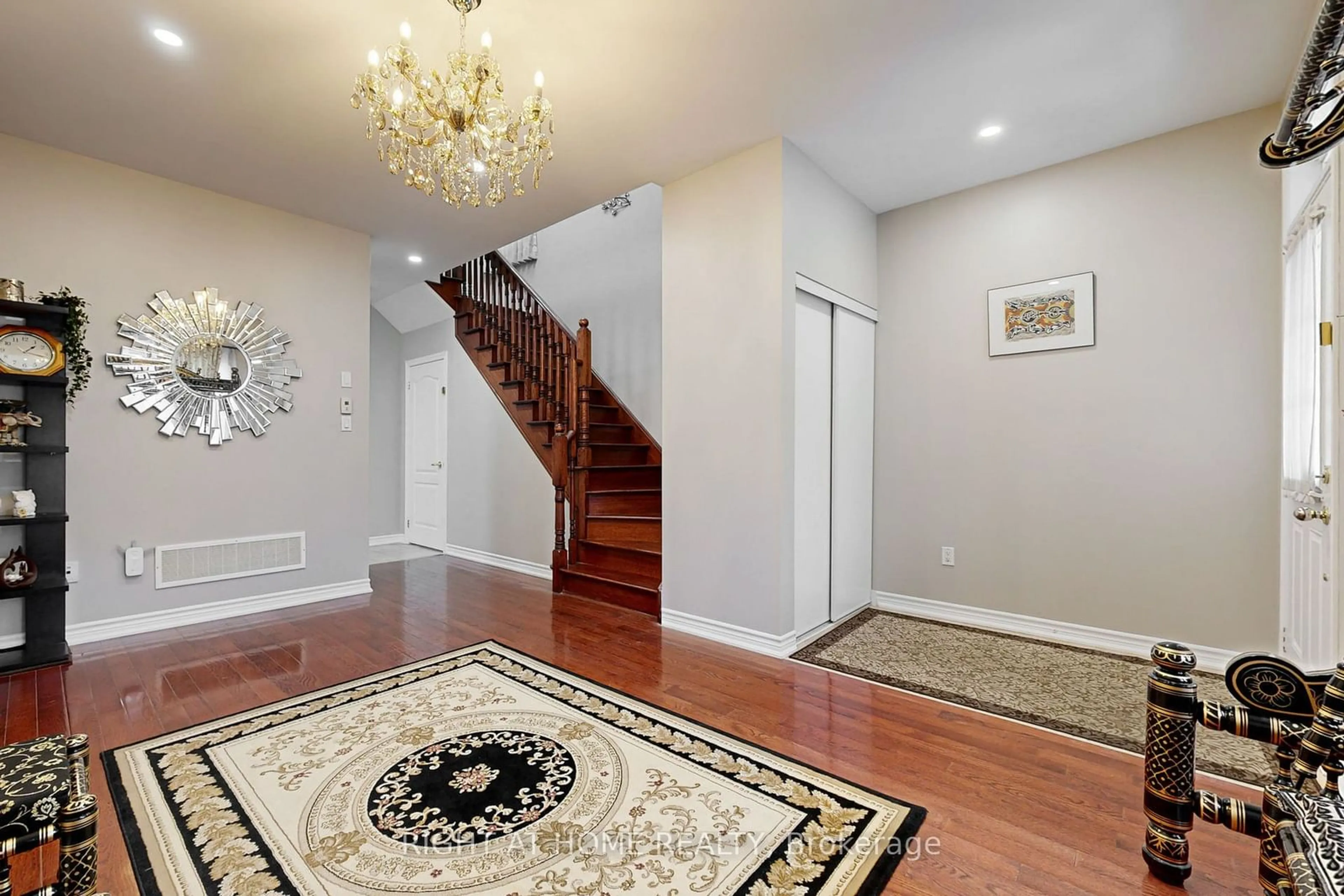 Indoor foyer for 16 Sculptor St, Brampton Ontario L6P 3H5