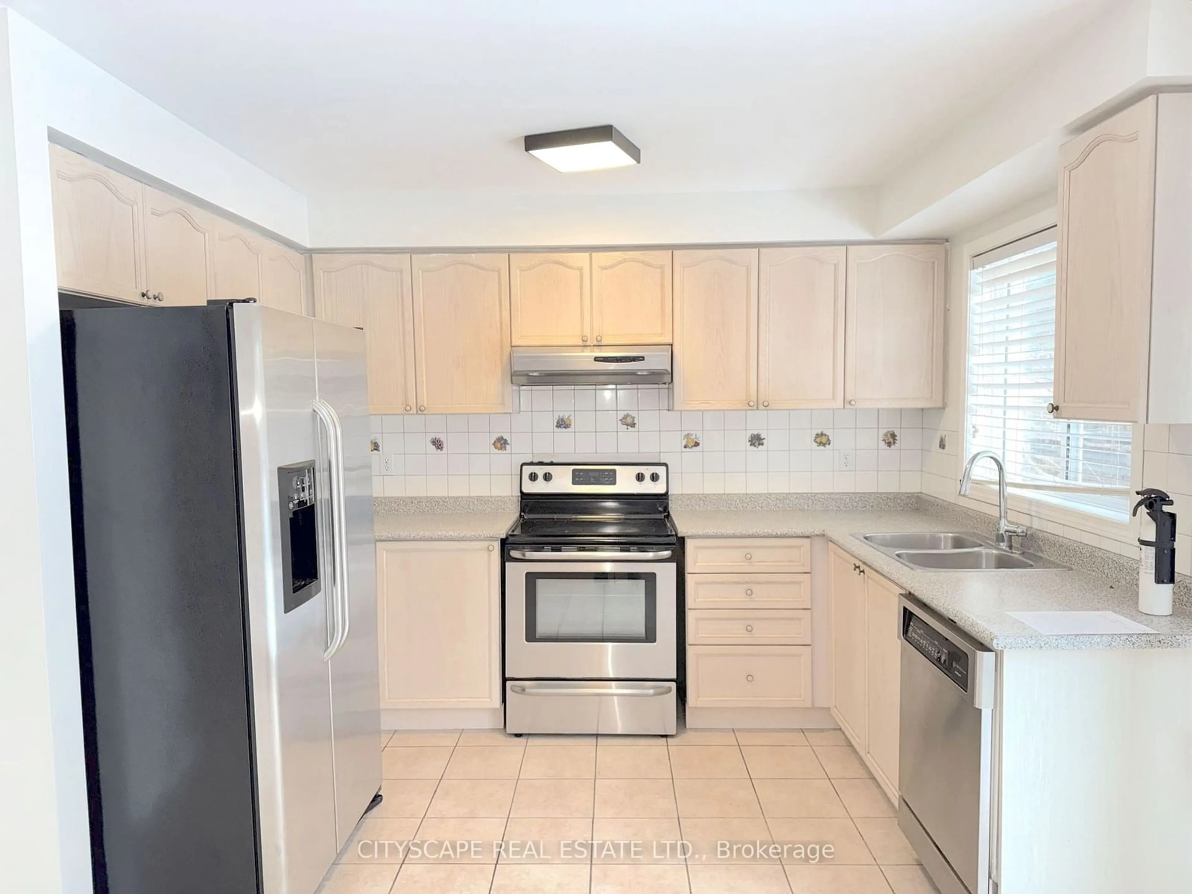 Standard kitchen, ceramic/tile floor for 1518 Swann Cres, Milton Ontario L9T 5K2