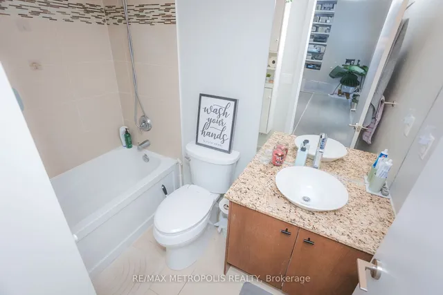 Additional property image - 5101 Dundas St Unit 203