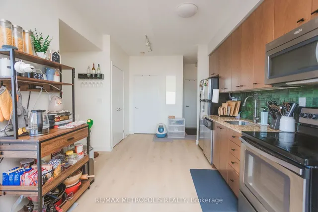 Additional property image - 5101 Dundas St Unit 203