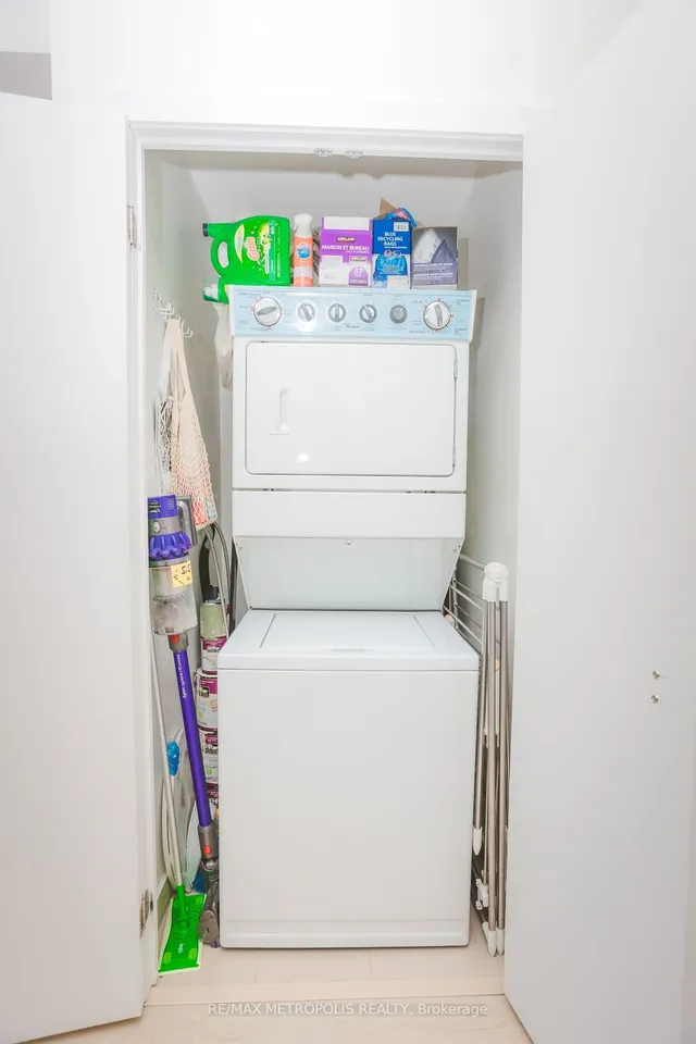 Additional property image - 5101 Dundas St Unit 203