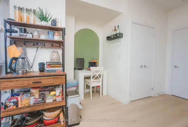 Additional property image - 5101 Dundas St Unit 203