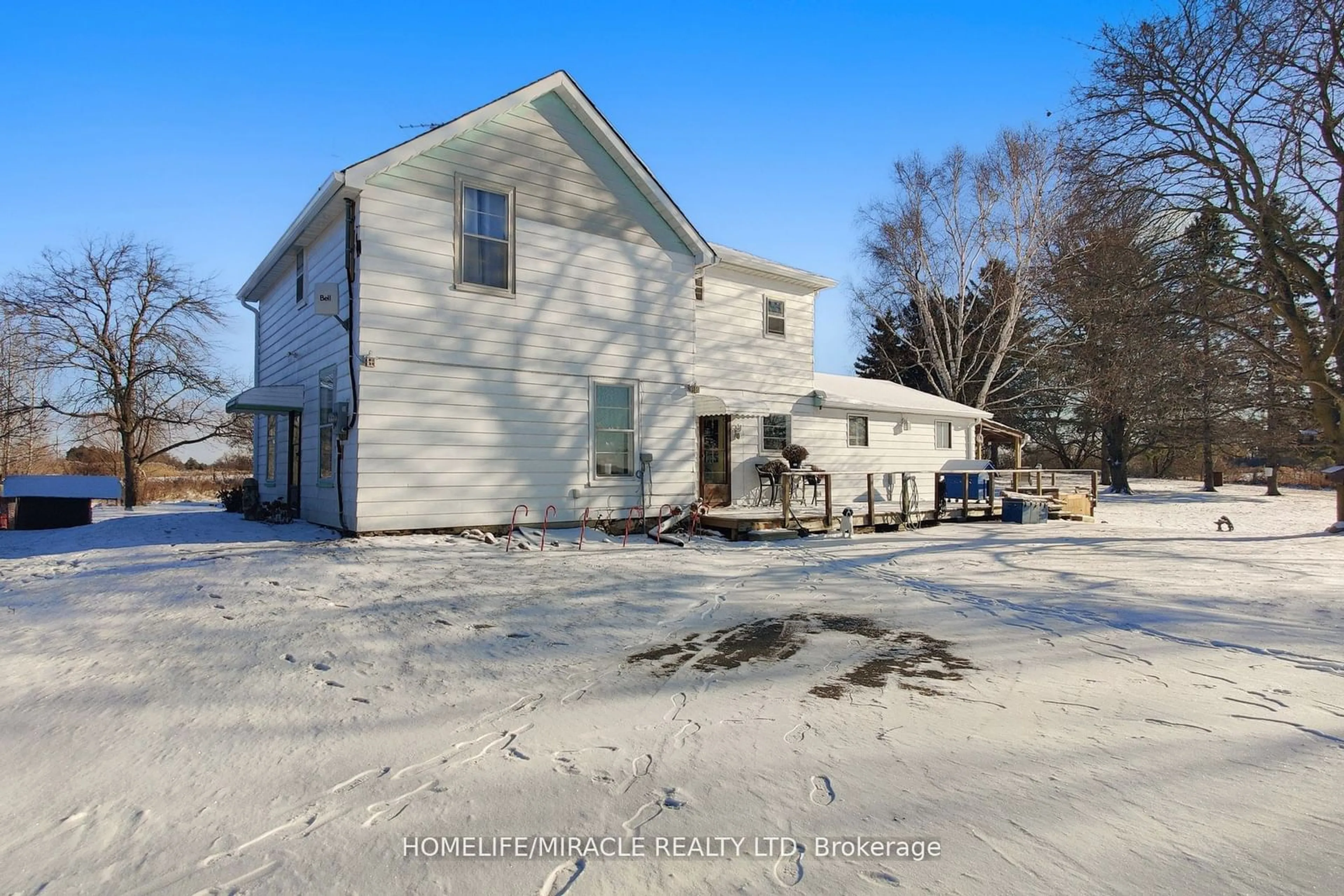 A pic from outside/outdoor area/front of a property/back of a property/a pic from drone, building for 8575 Old Church Rd, Caledon Ontario L7E 0P6