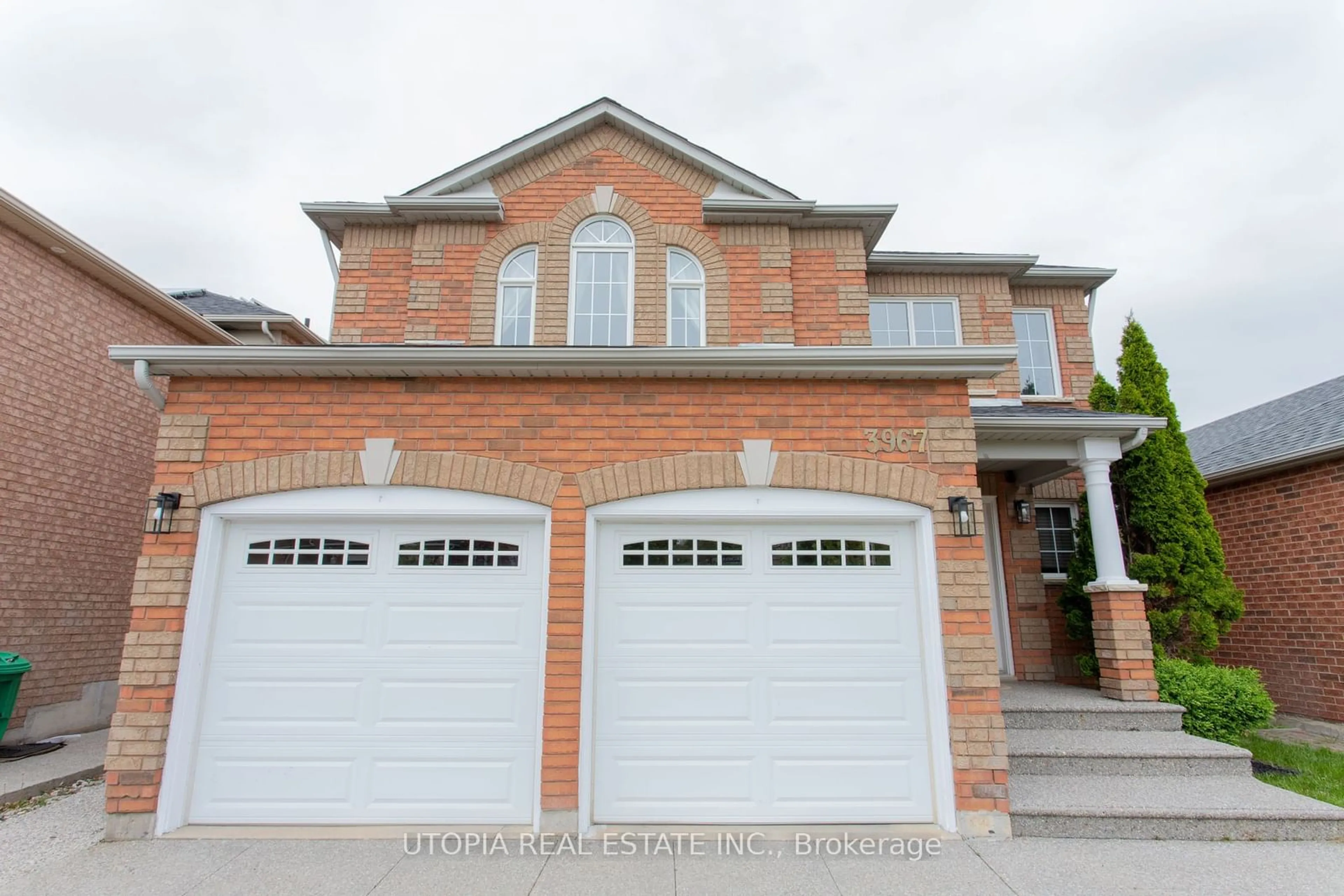 Home with brick exterior material, street for 3967 Mcdowell Dr, Mississauga Ontario L5M 6P5