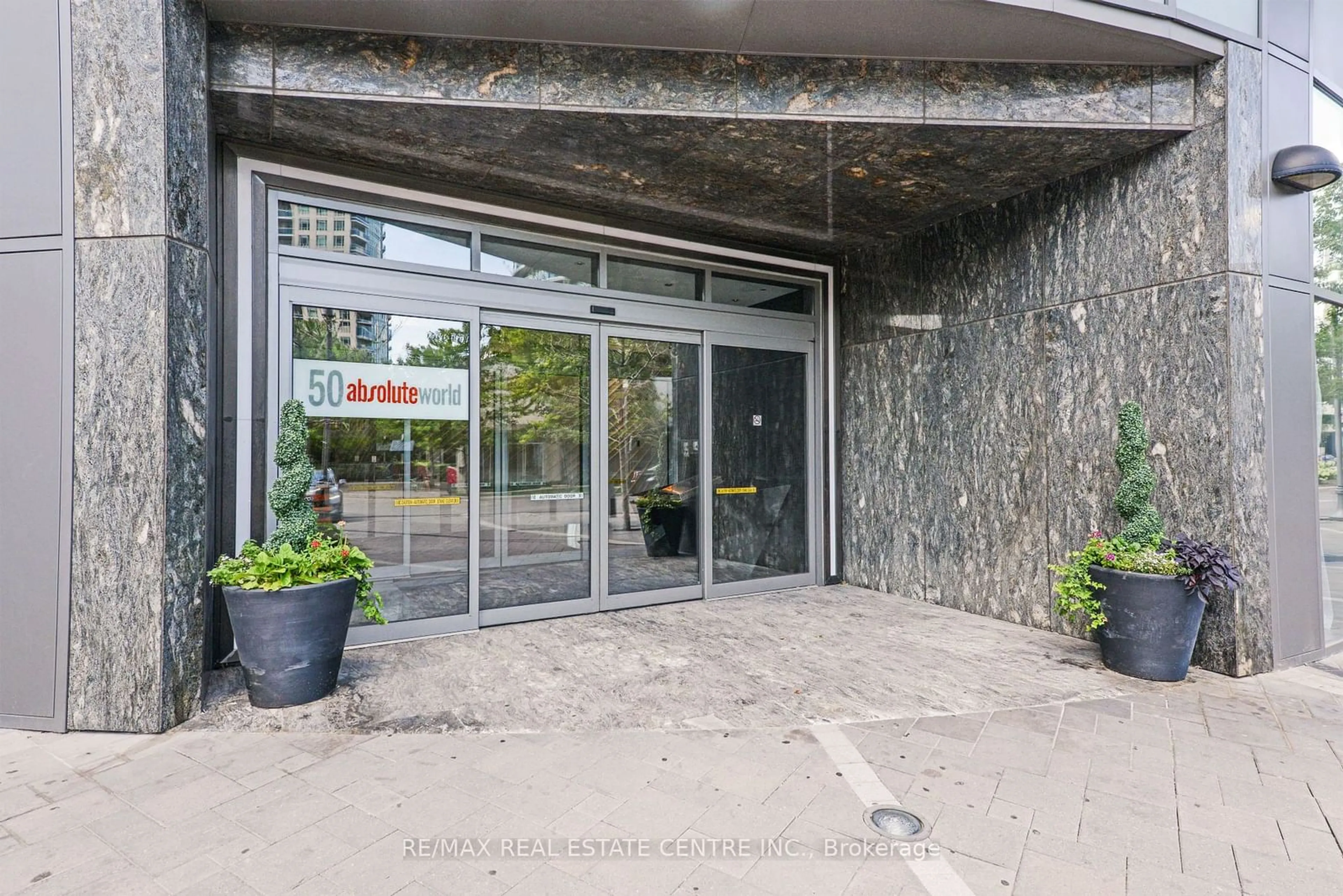 Indoor foyer for 50 Absolute Ave #303, Mississauga Ontario L4Z 0A8