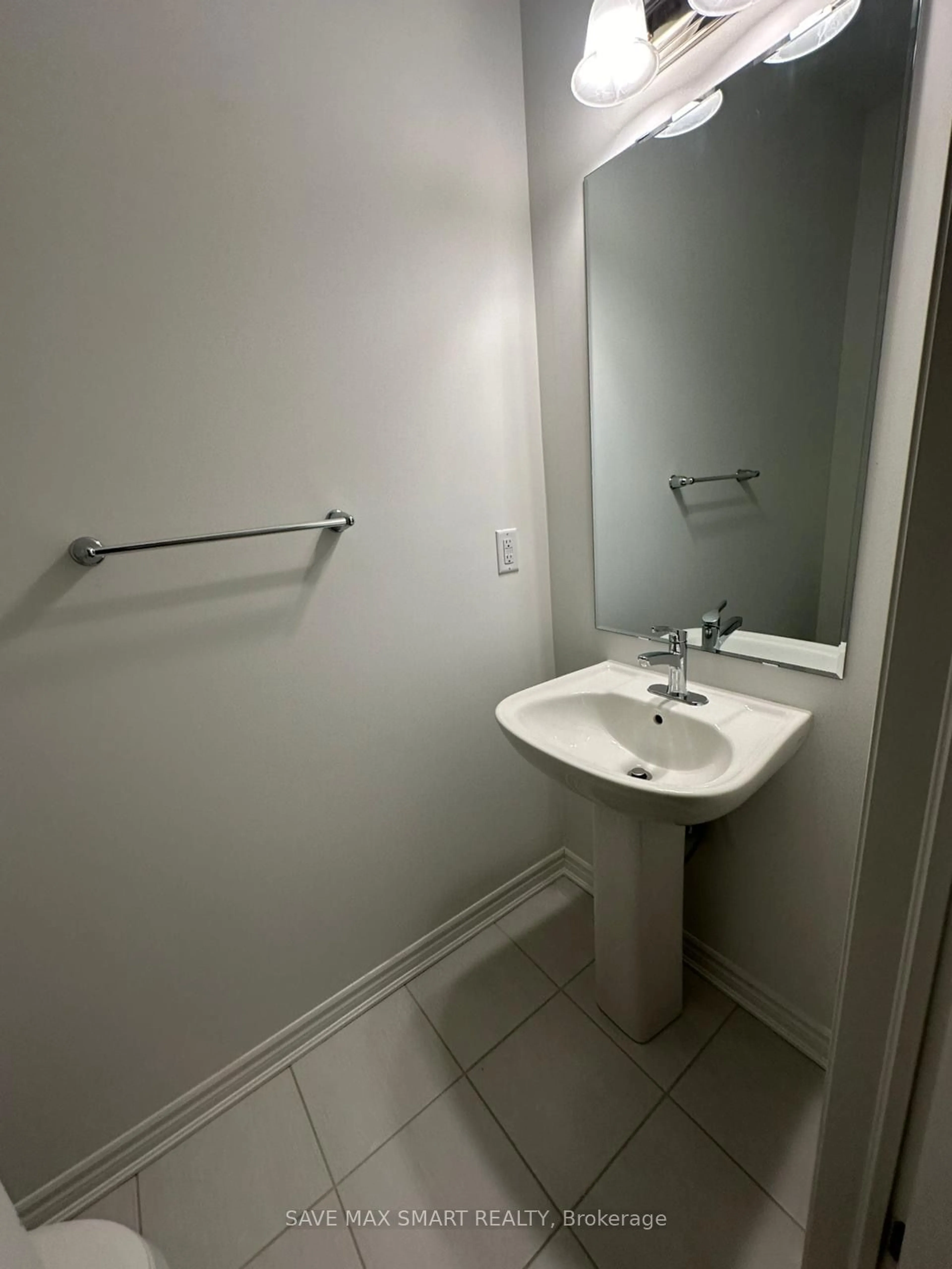 Standard bathroom, unknown for 59 Keppel Circ, Brampton Ontario L7A 0B6