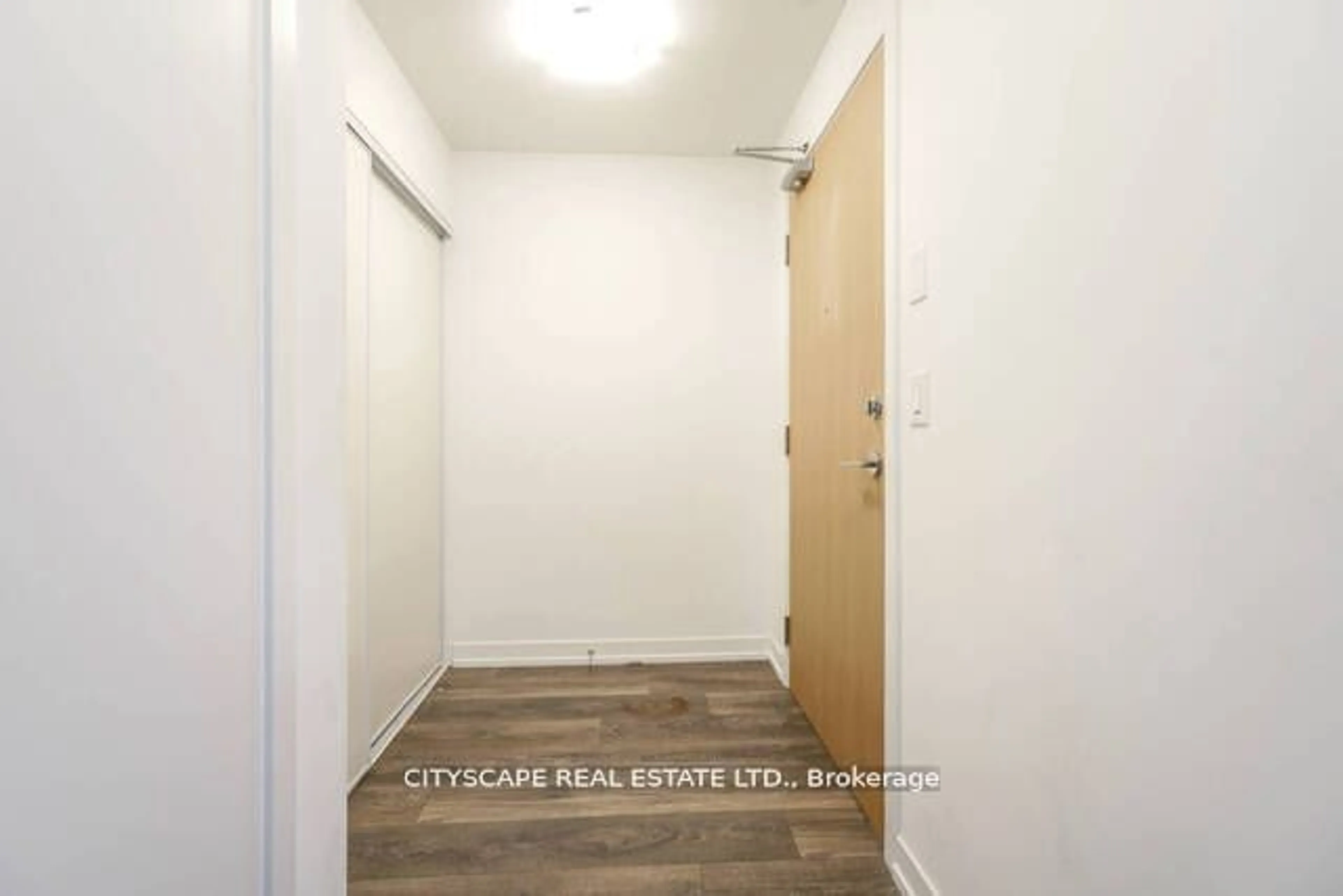 Indoor entryway for 2520 Eglinton Ave #1507, Mississauga Ontario L5M 0Y9