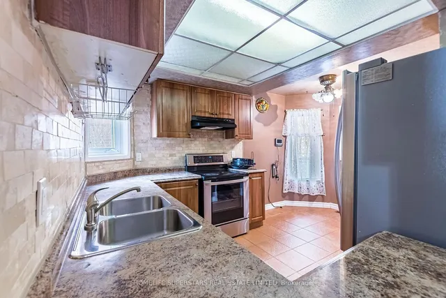 Additional property image - 5616 Cortina Cres