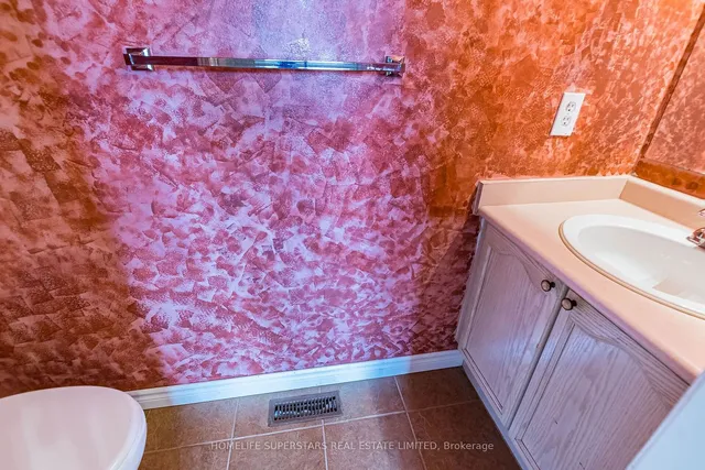 Additional property image - 5616 Cortina Cres