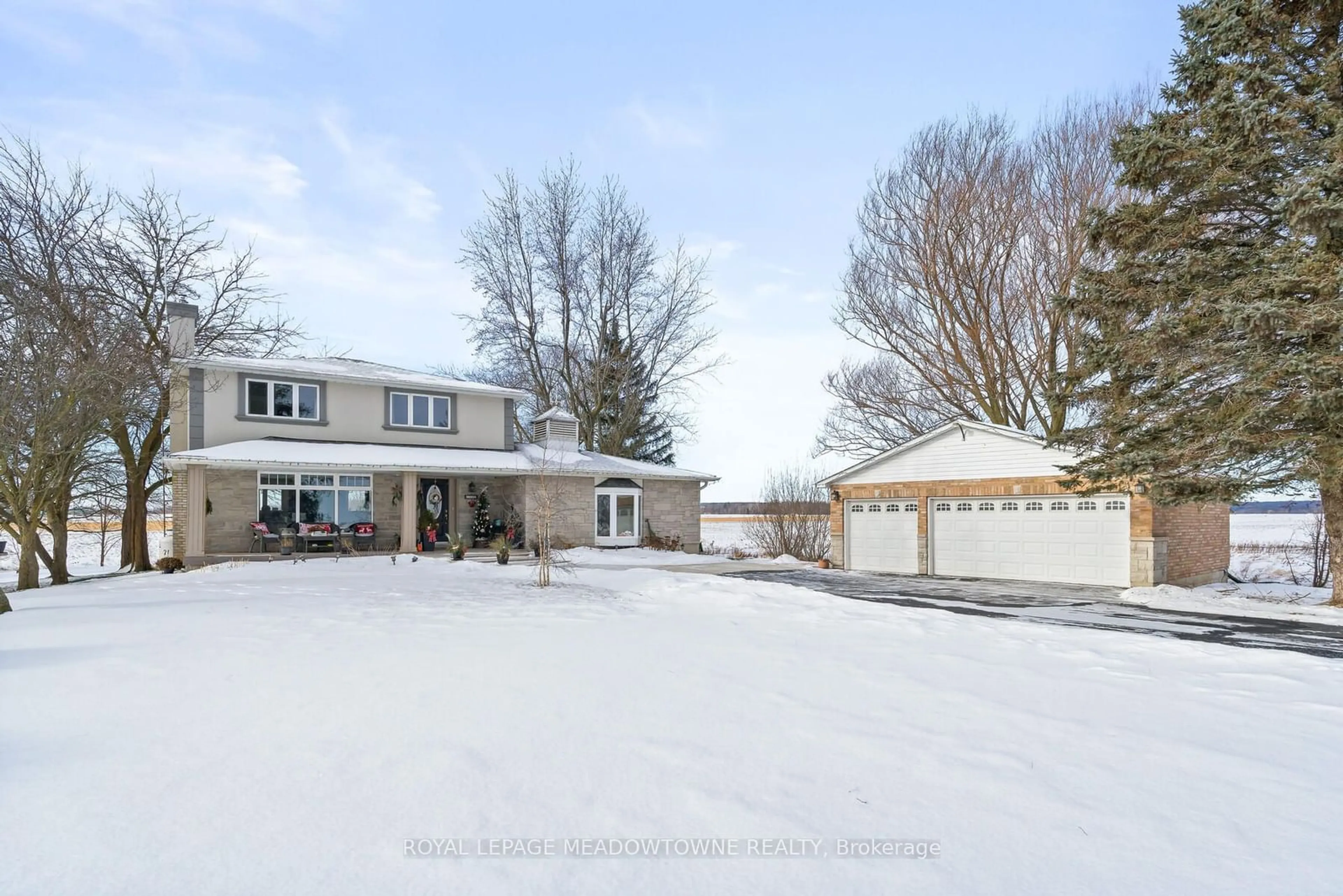 A pic from outside/outdoor area/front of a property/back of a property/a pic from drone, street for 13088 Heritage Rd, Caledon Ontario L7C 1T8