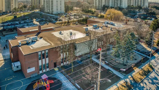 Additional property image - 74 Kingsview Blvd