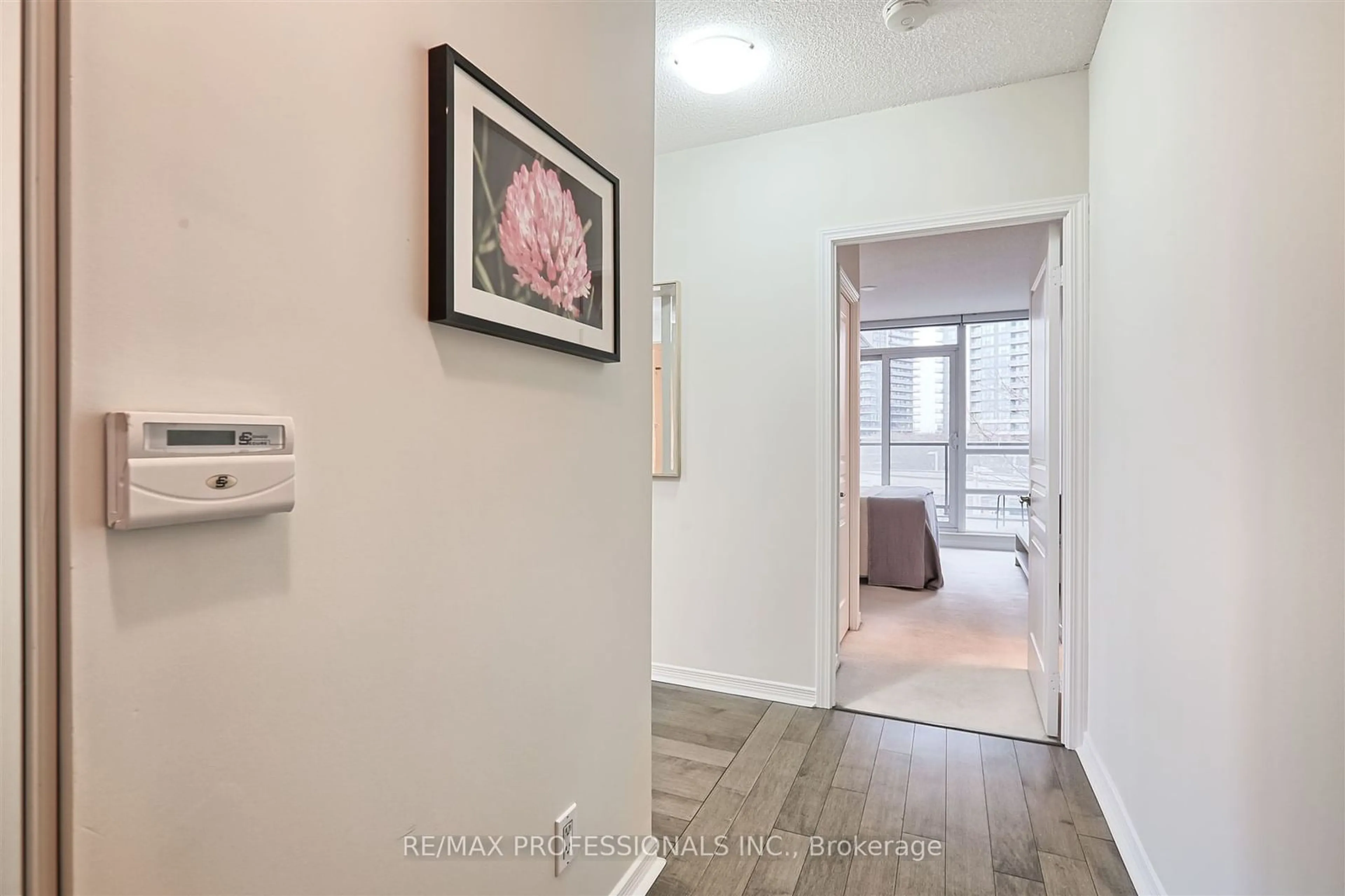 Indoor entryway for 2240 Lake Shore Blvd #404, Toronto Ontario M8V 0B1