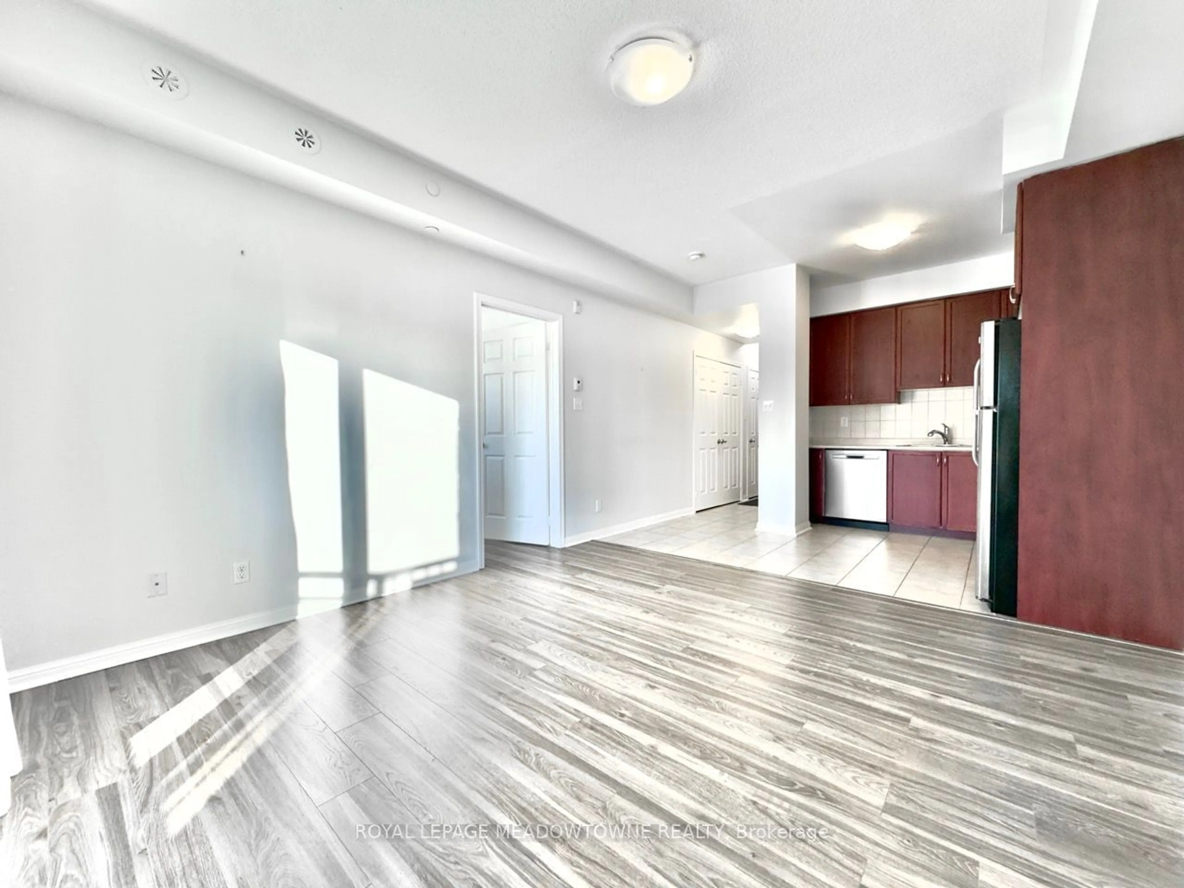 A pic of a room for 5705 Long Valley Rd #309, Mississauga Ontario L5M 0M3