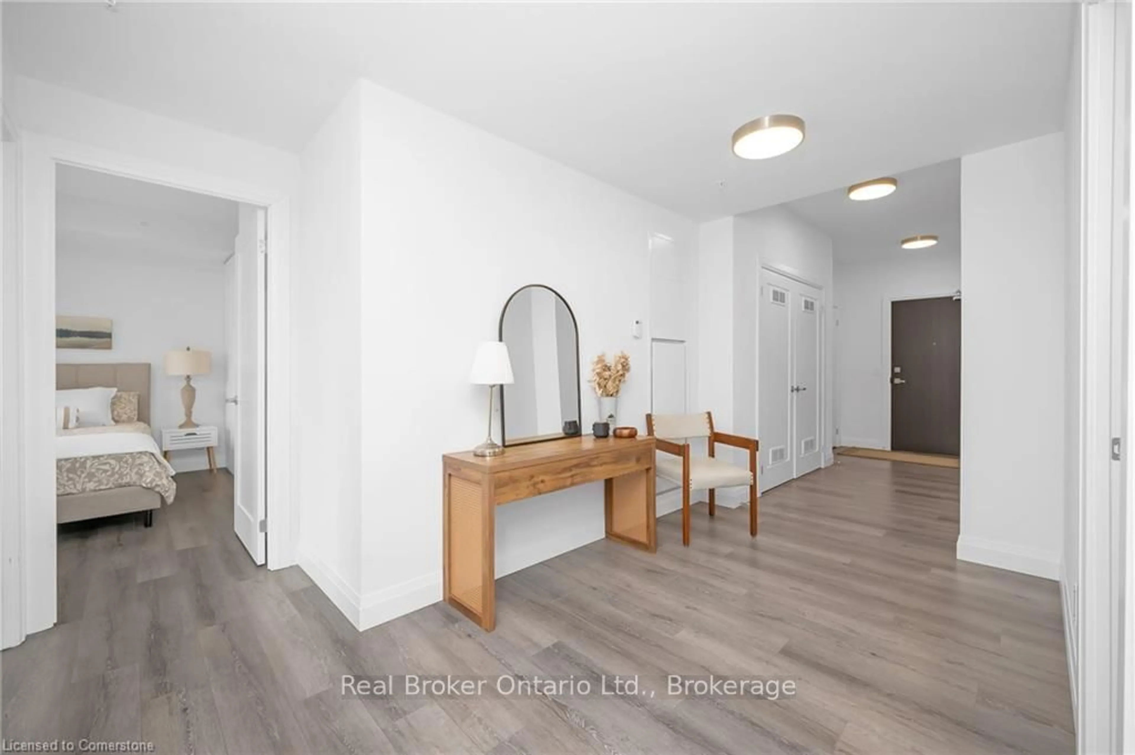 Indoor entryway for 500 Brock Ave #408, Burlington Ontario L7S 0A5