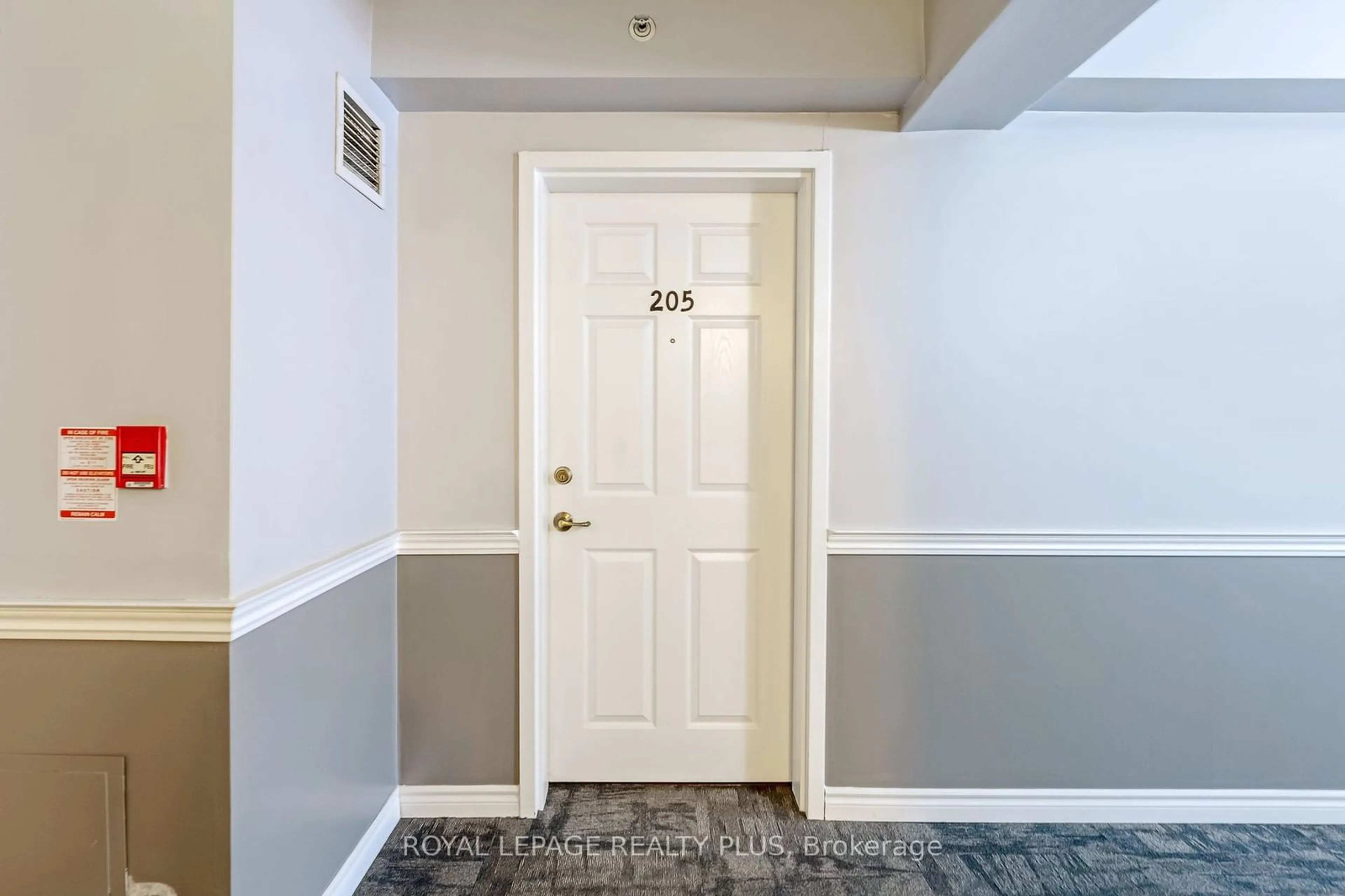 Indoor entryway for 1810 Walker's Line #205, Burlington Ontario L7M 4V3