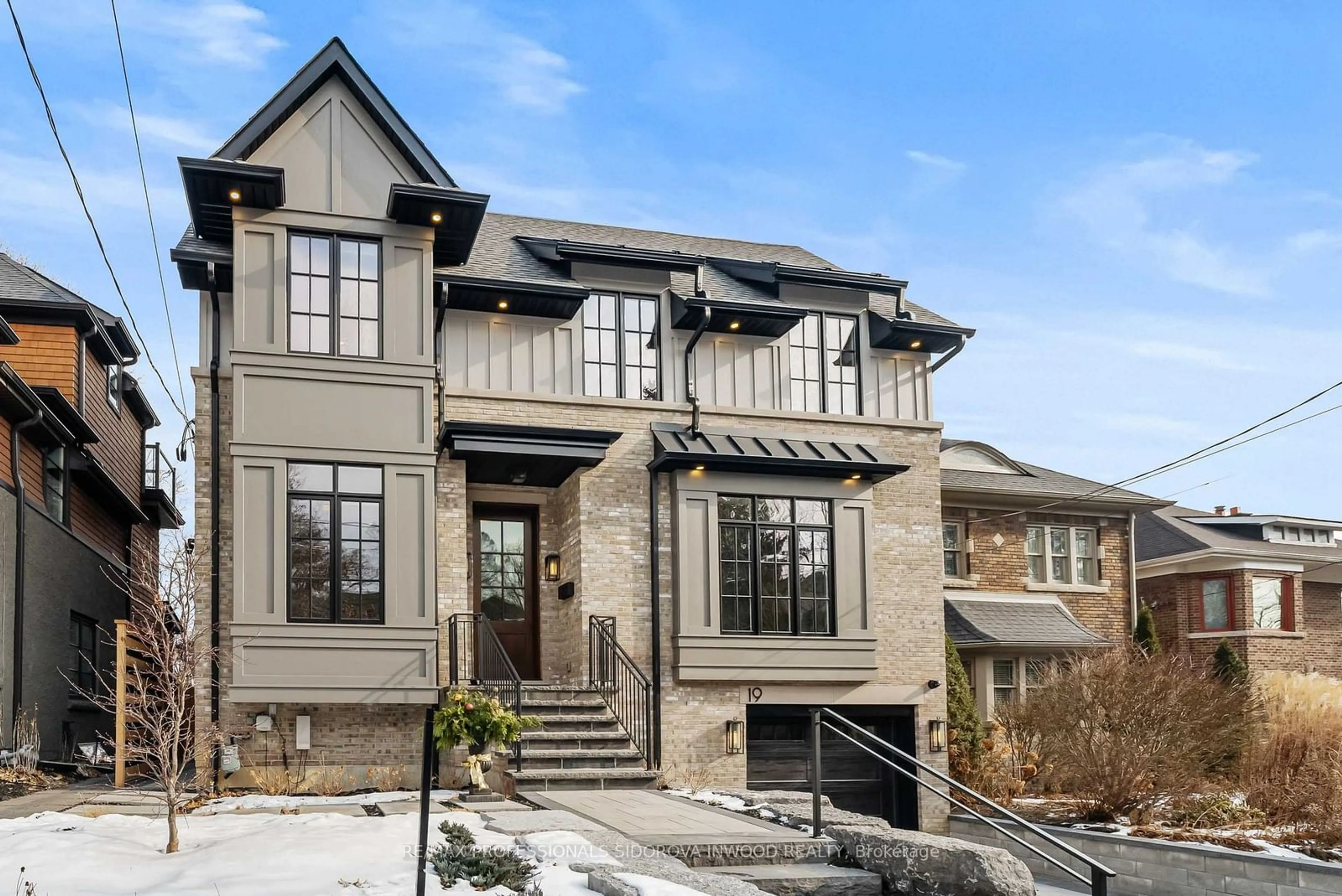 Home with brick exterior material, street for 19 The Palisades, Toronto Ontario M6S 2W9