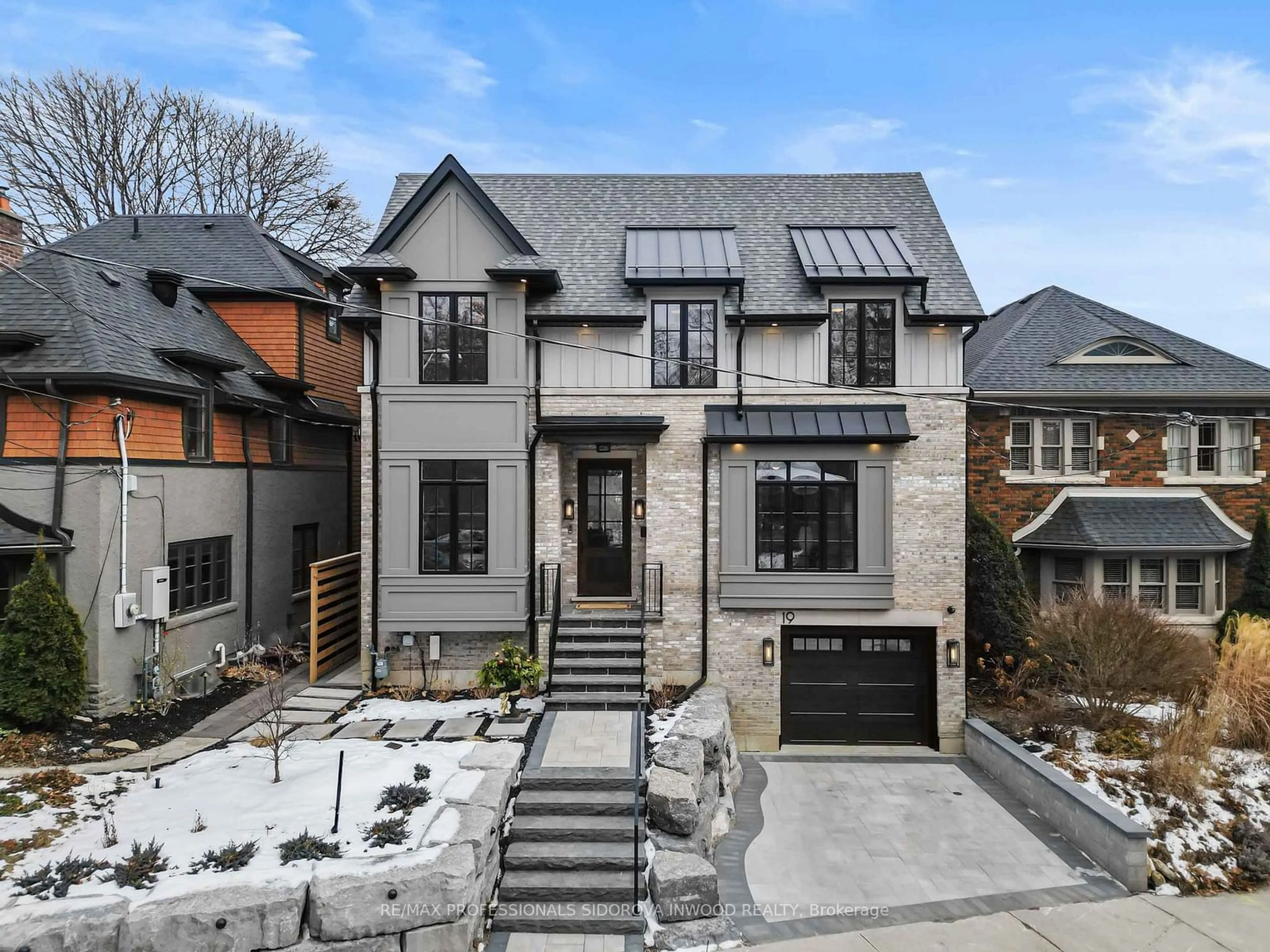 Home with brick exterior material, street for 19 The Palisades, Toronto Ontario M6S 2W9