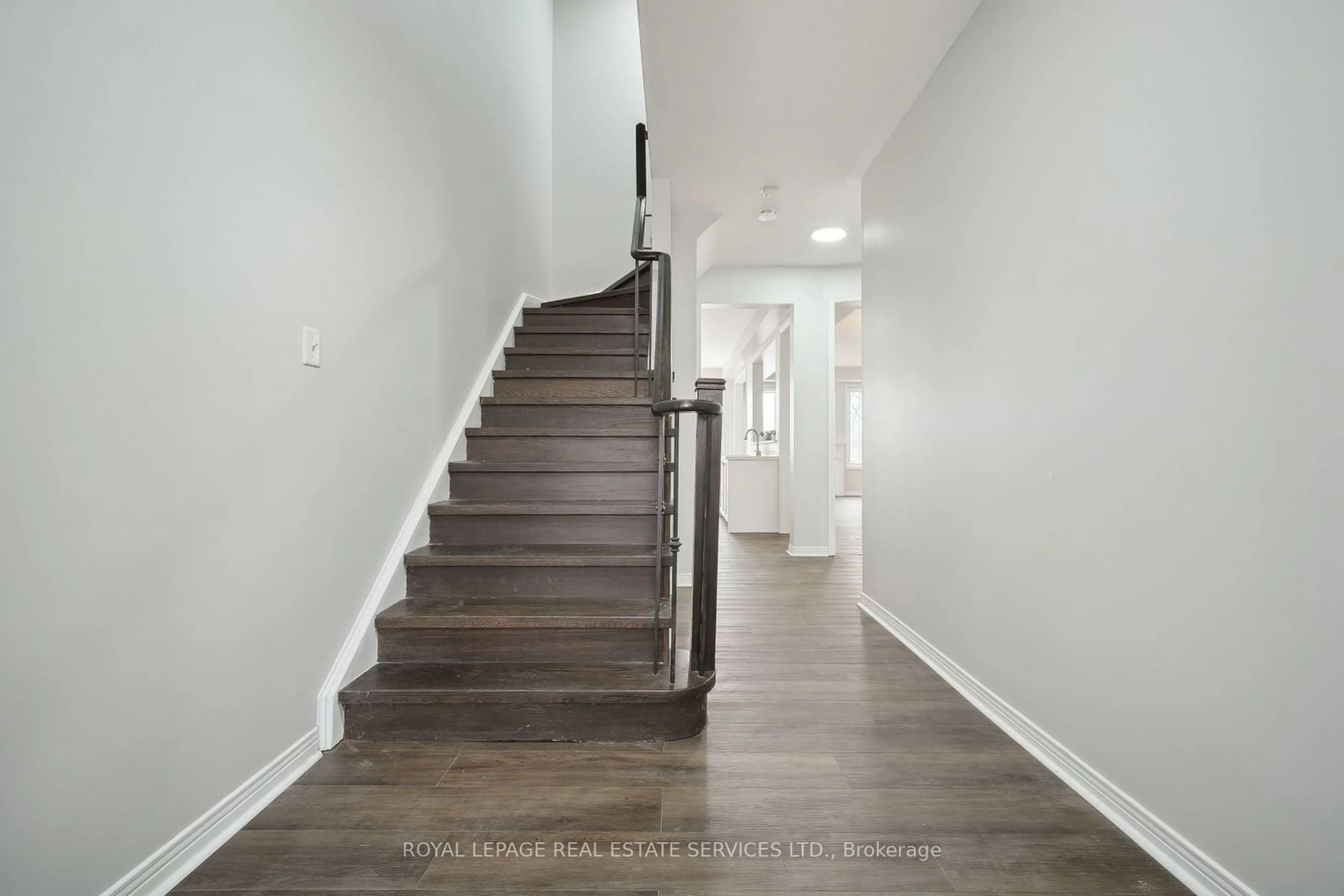 Stairs for 4144 Rawlins Common, Burlington Ontario L7M 0B5