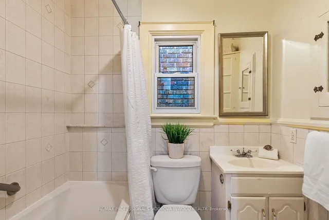 Additional property image - 582 Willard Ave
