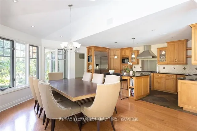 Additional property image - 247 Colchester Dr