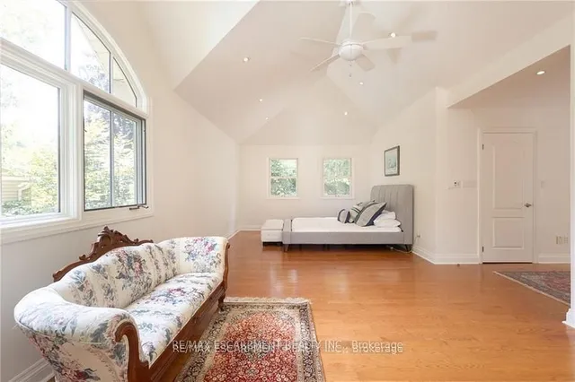 Additional property image - 247 Colchester Dr