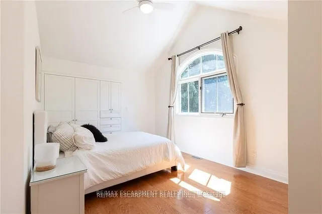 Additional property image - 247 Colchester Dr