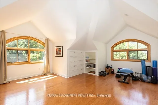 Additional property image - 247 Colchester Dr