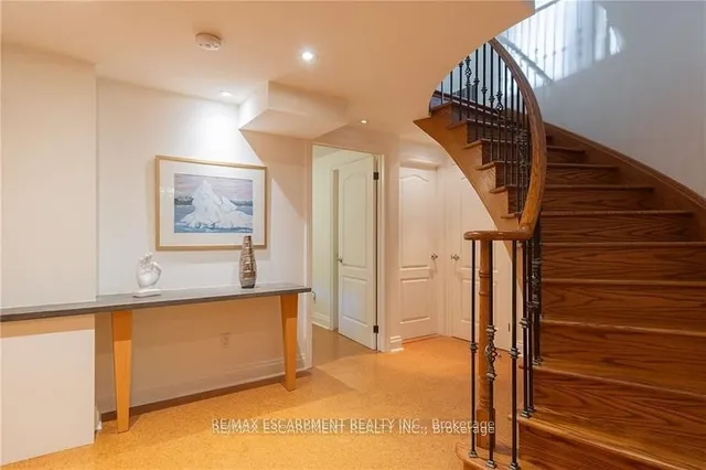 Additional property image - 247 Colchester Dr