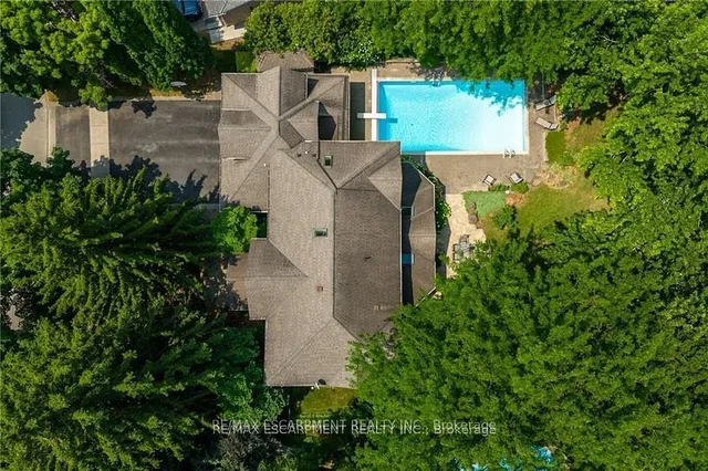 Additional property image - 247 Colchester Dr
