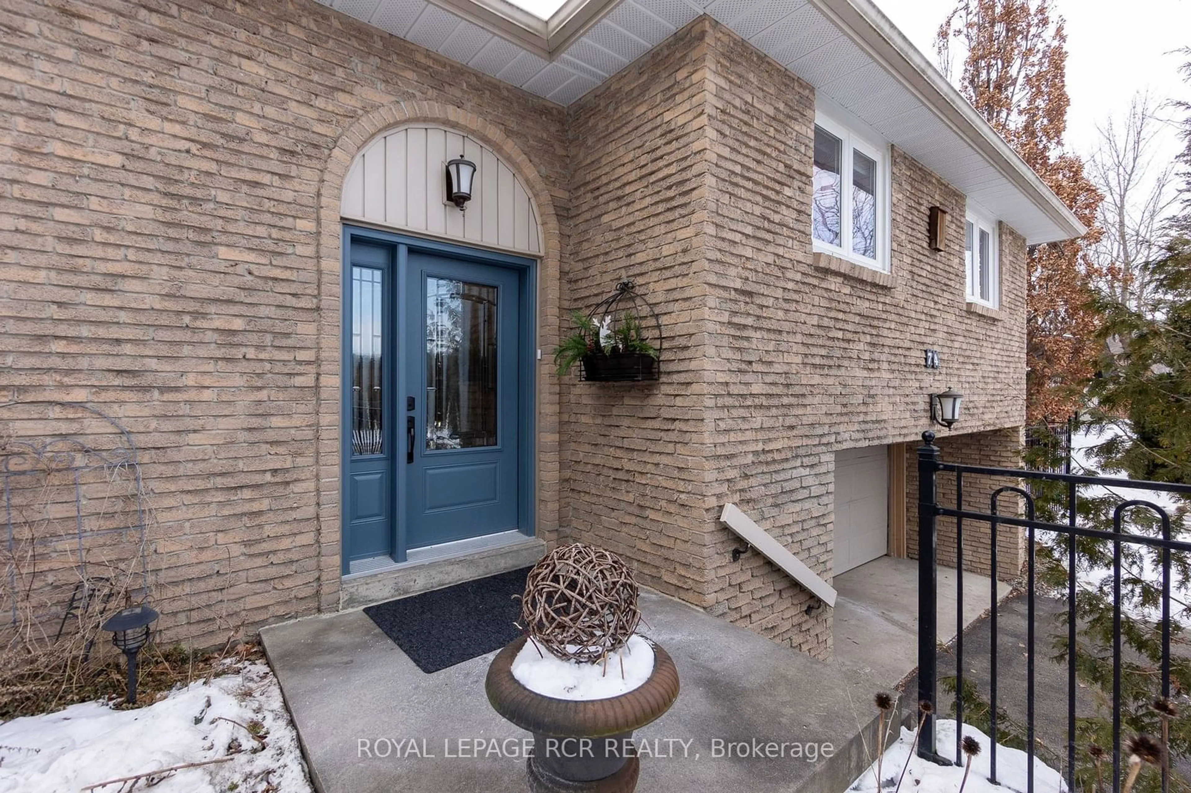 Indoor entryway for 74 Old King Rd, Caledon Ontario L7E 3J5