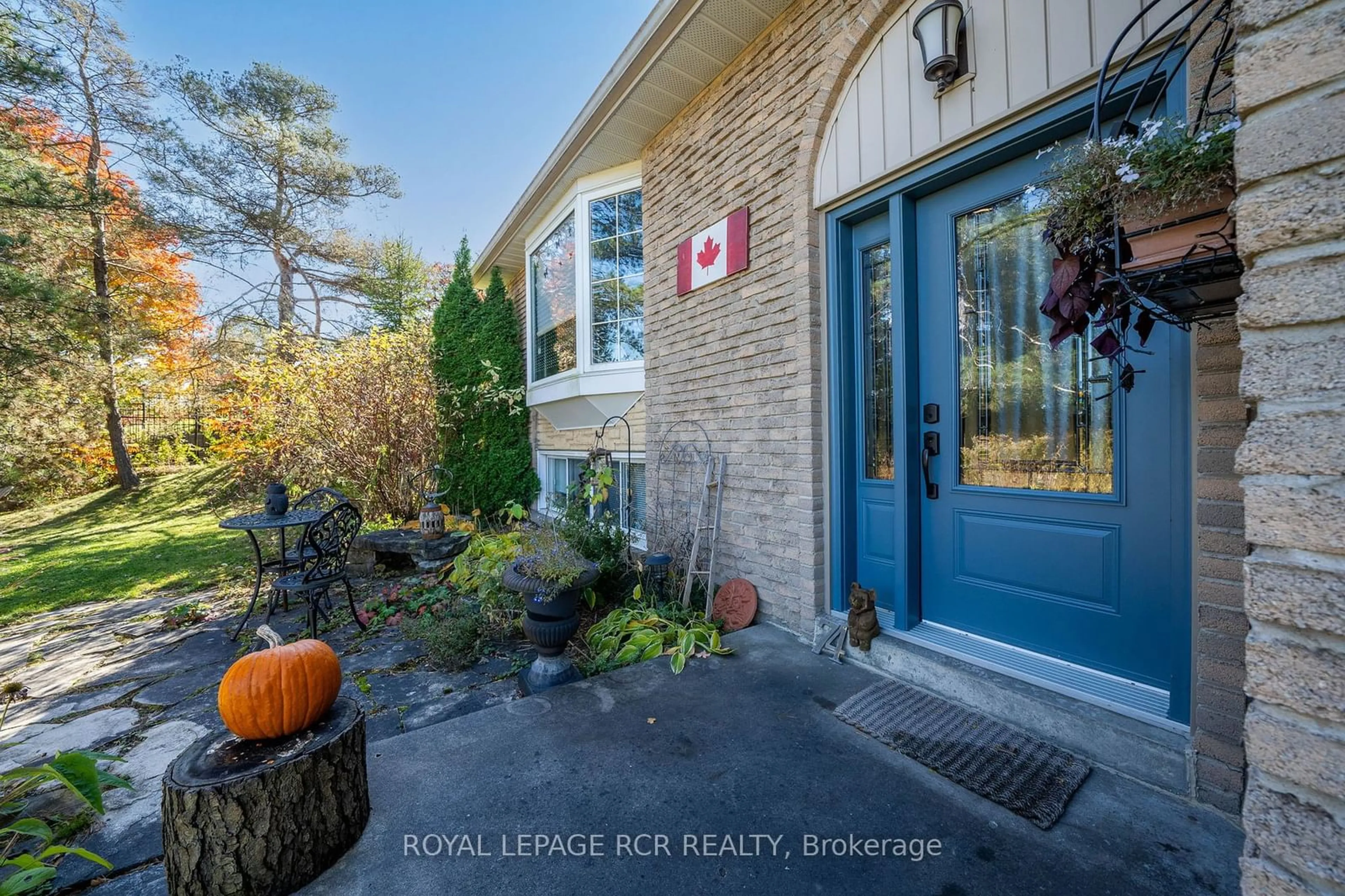 Indoor entryway for 74 Old King Rd, Caledon Ontario L7E 3J5