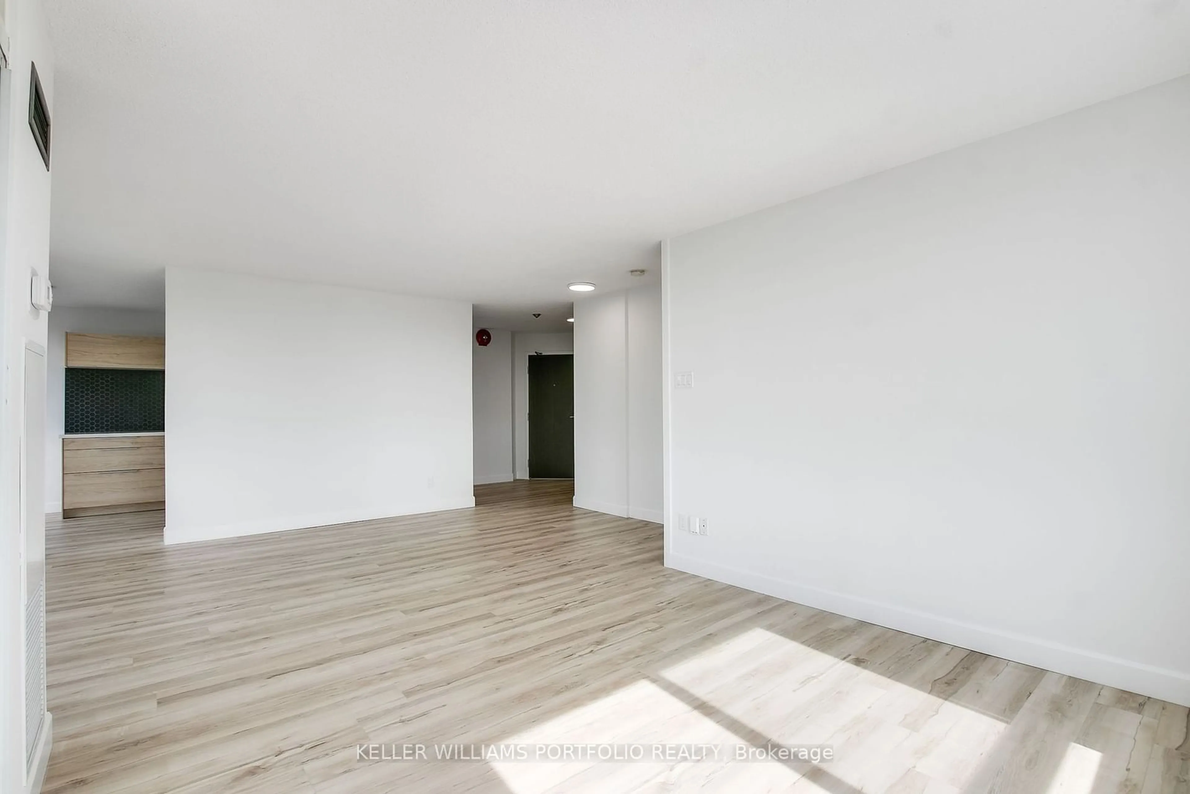 A pic of a room for 1485 Lakeshore Rd #1205, Mississauga Ontario L5E 3G2