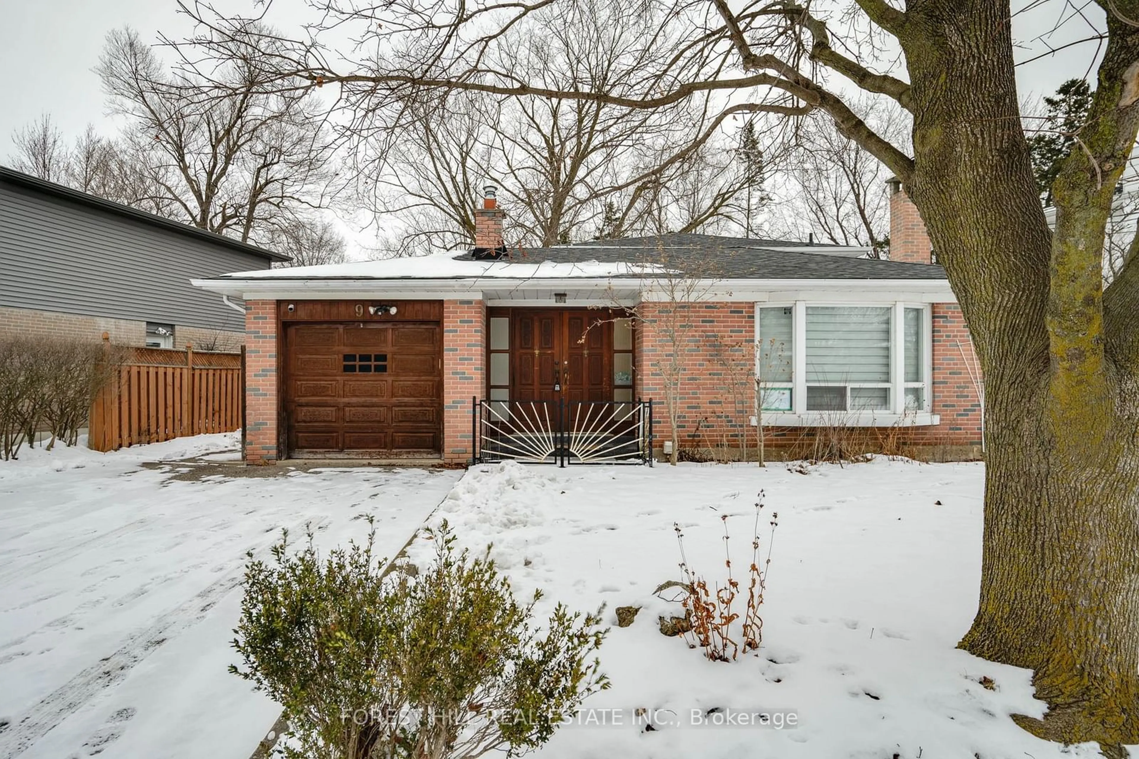 Home with brick exterior material, street for 9 Metcalfe Crt, Halton Hills Ontario L7G 4N7