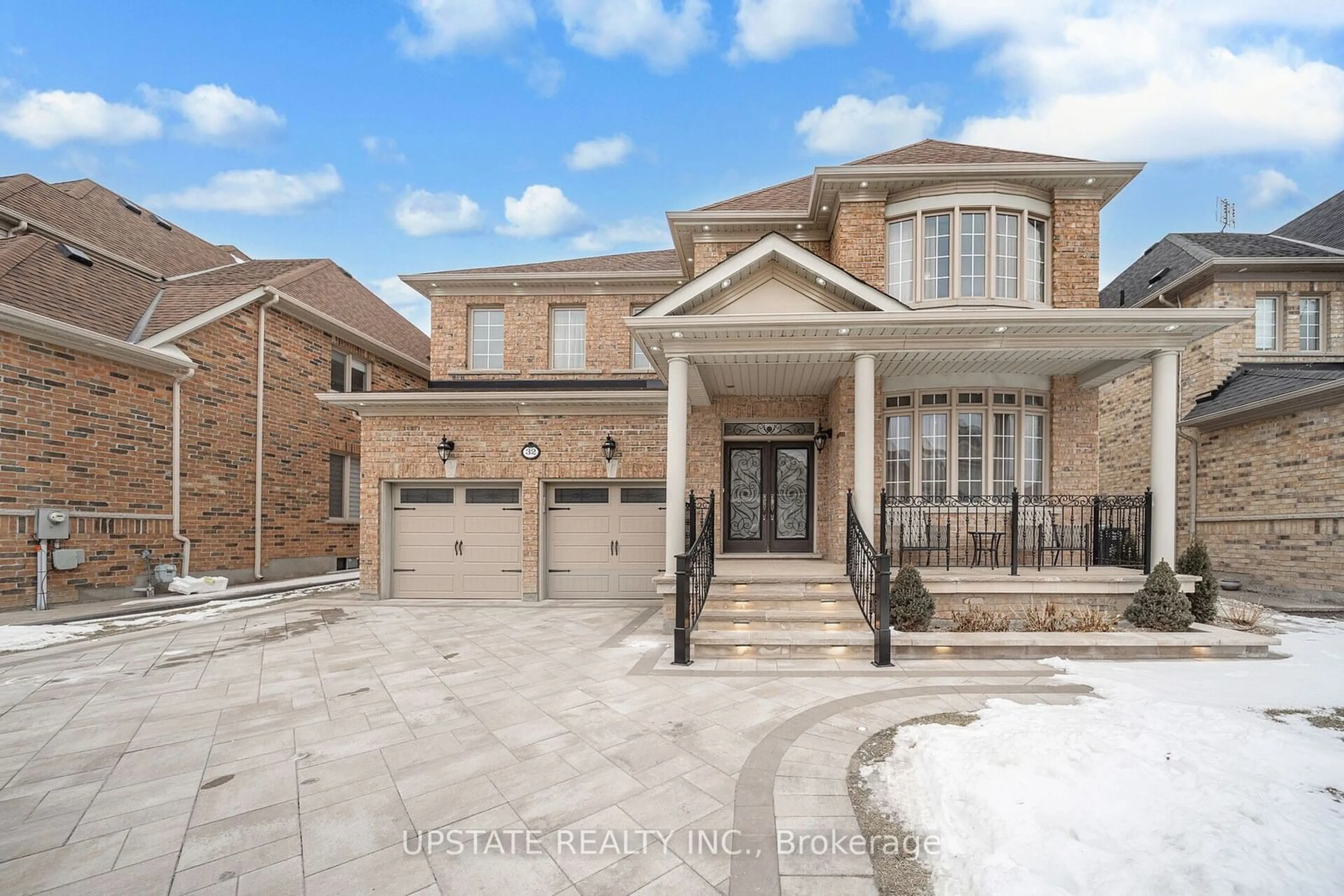 Home with brick exterior material, street for 32 Lauderhill Rd, Brampton Ontario L6P 3M5