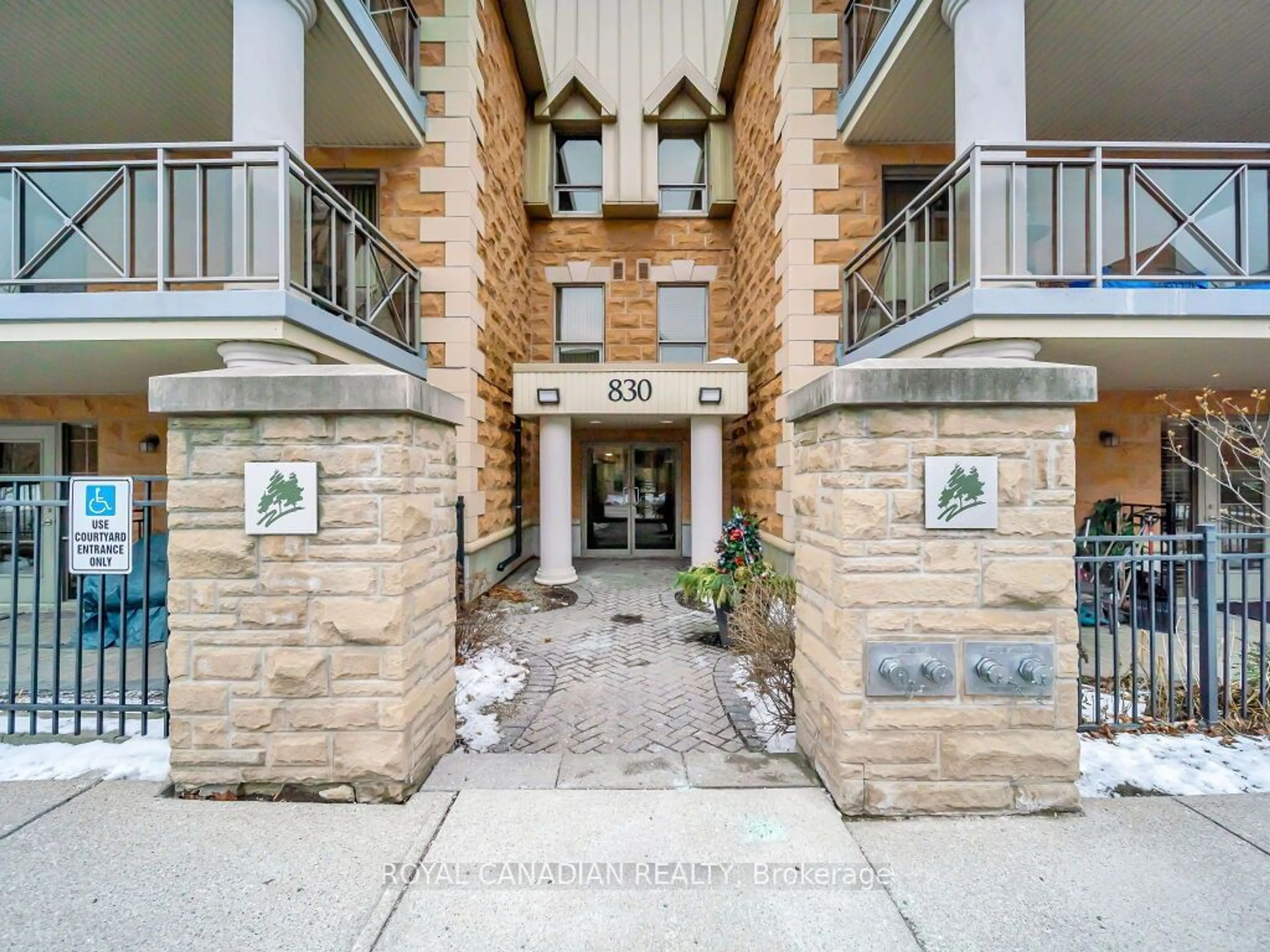 Unknown for 830 Scollard Crt #211, Mississauga Ontario L5V 0A2