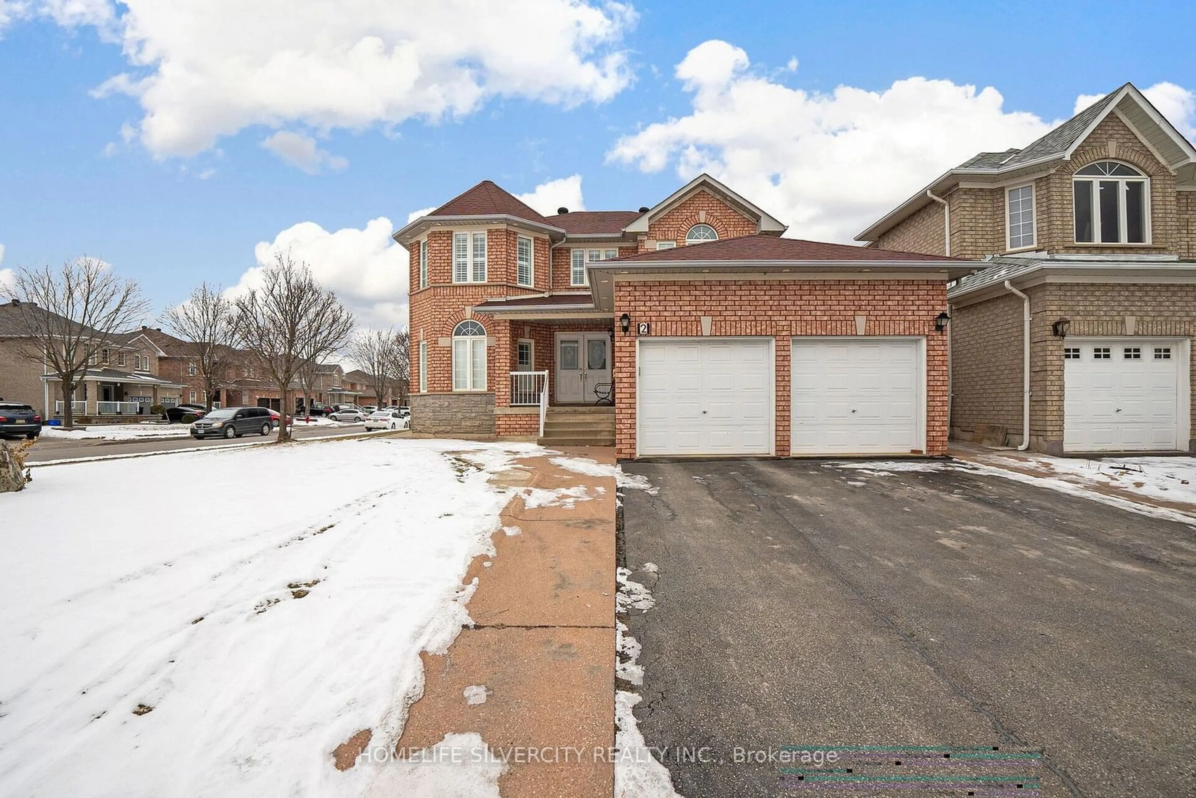 A pic from outside/outdoor area/front of a property/back of a property/a pic from drone, street for 2 Giza Cres, Brampton Ontario L6R 2R3