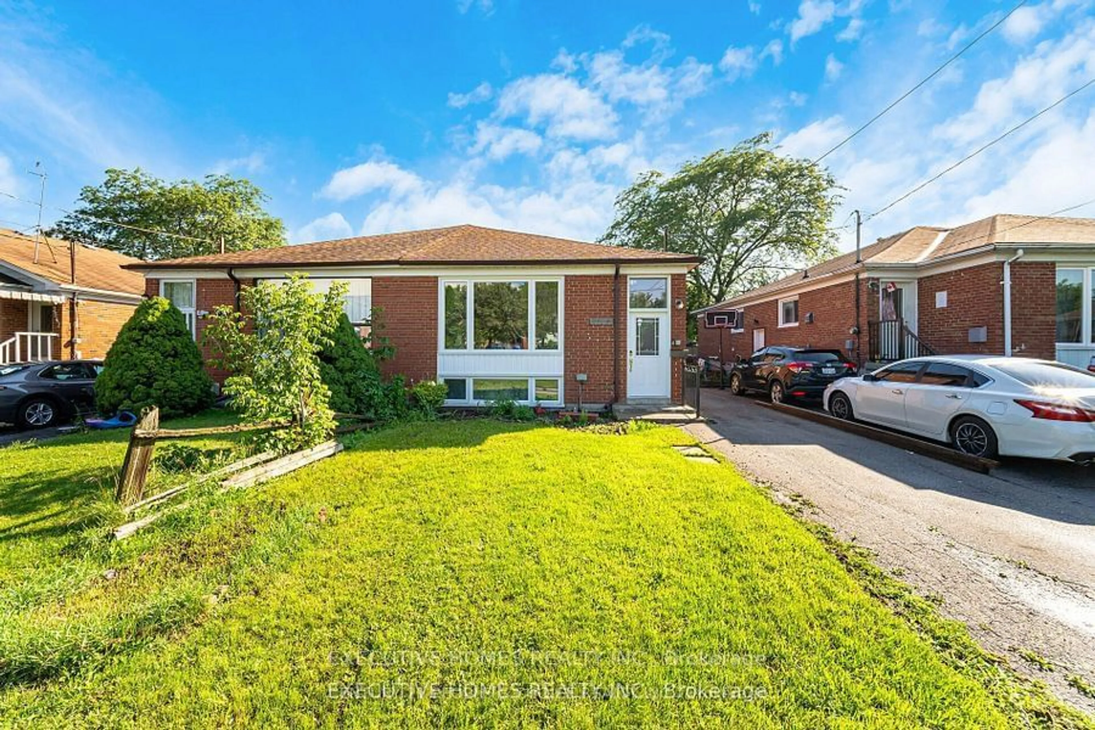 Home with brick exterior material, street for 3548 Ashcroft Cres, Mississauga Ontario L5C 2E7