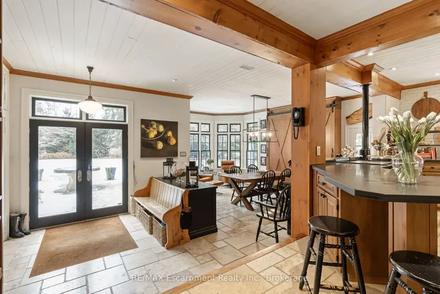 Additional property image - 2055 Lakeshore Rd