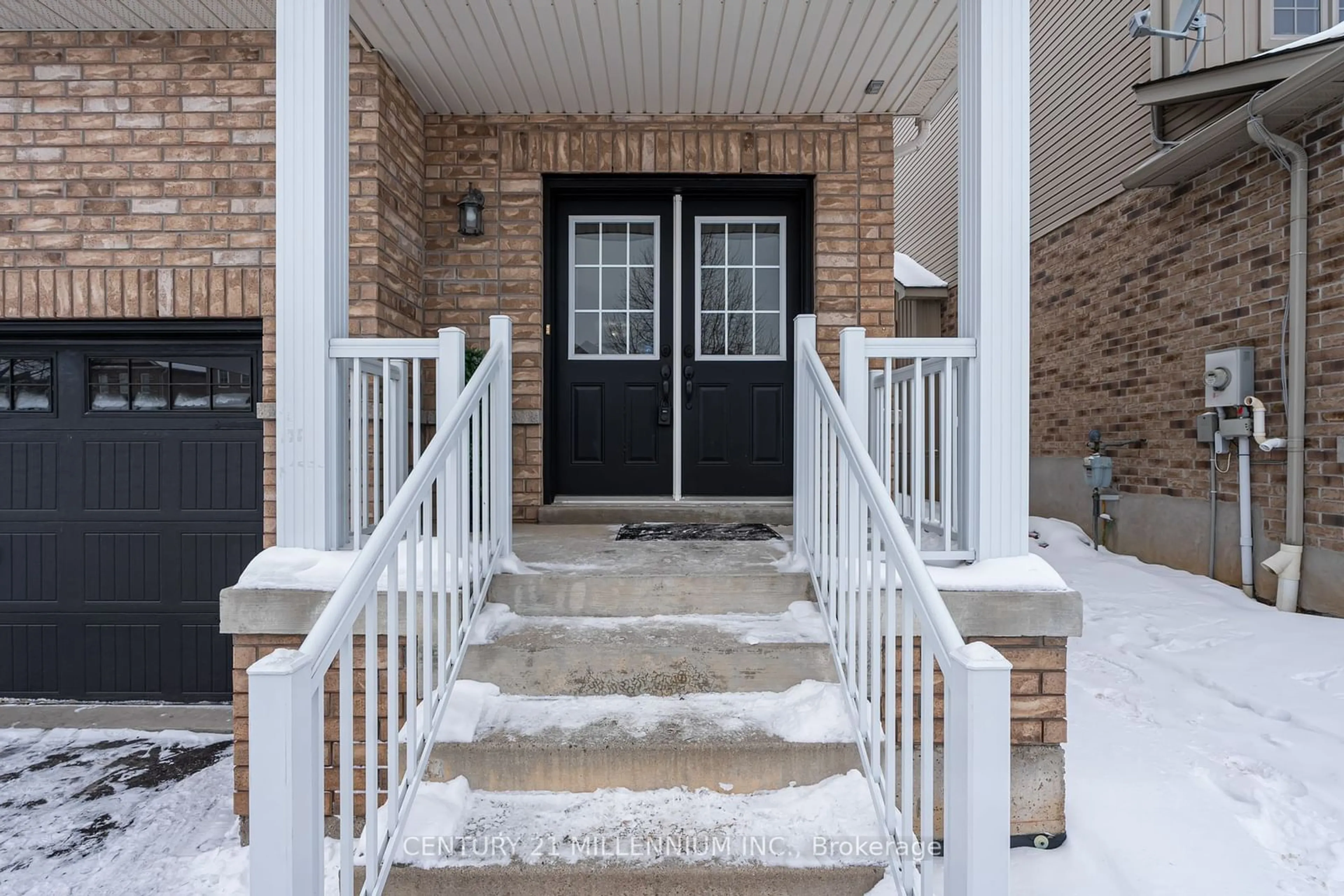 Indoor entryway for 14 James Arnott Cres, Orangeville Ontario L9W 0B5