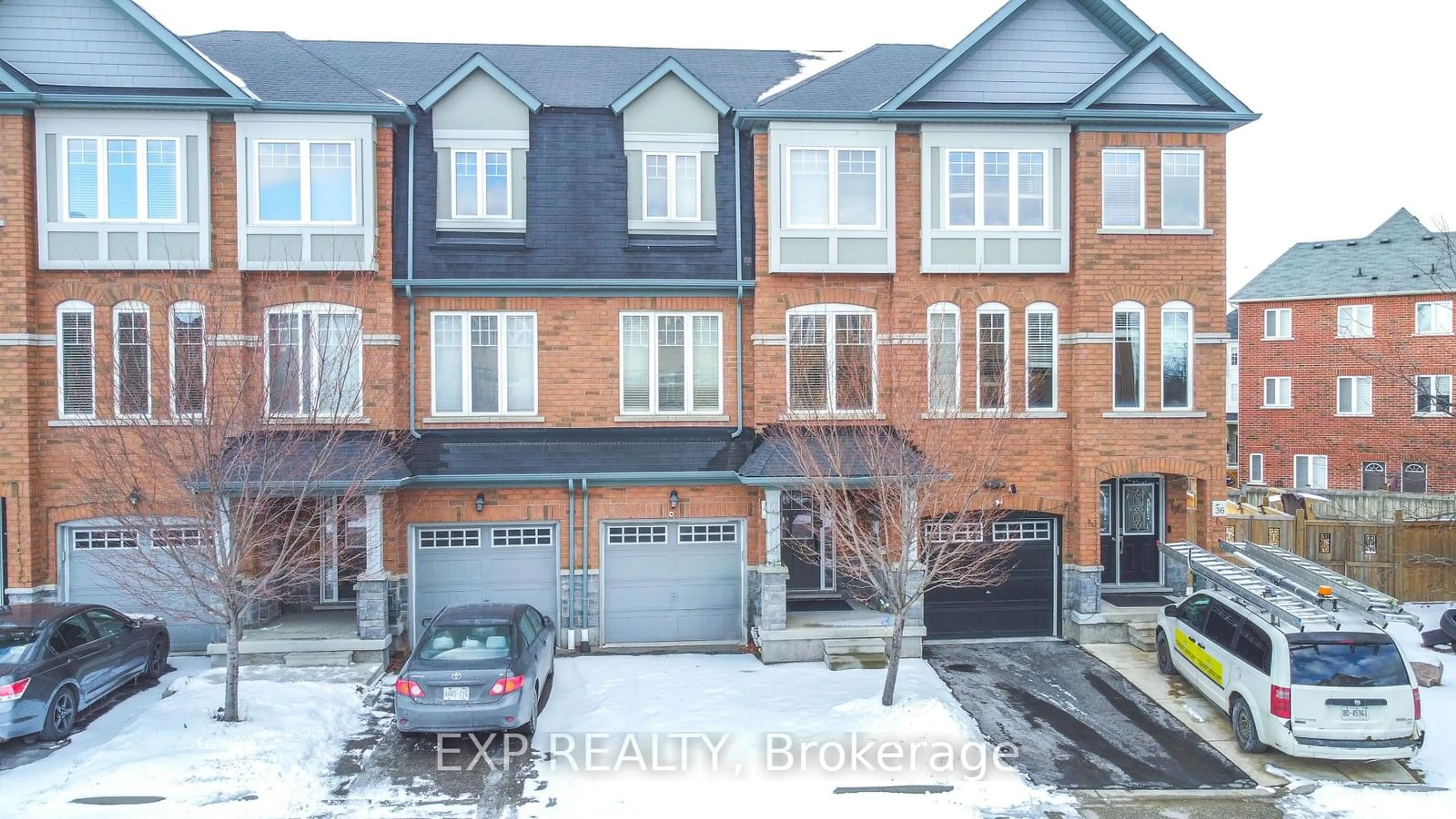 A pic from outside/outdoor area/front of a property/back of a property/a pic from drone, street for 34 Magdalene Cres, Brampton Ontario L6Z 0G8