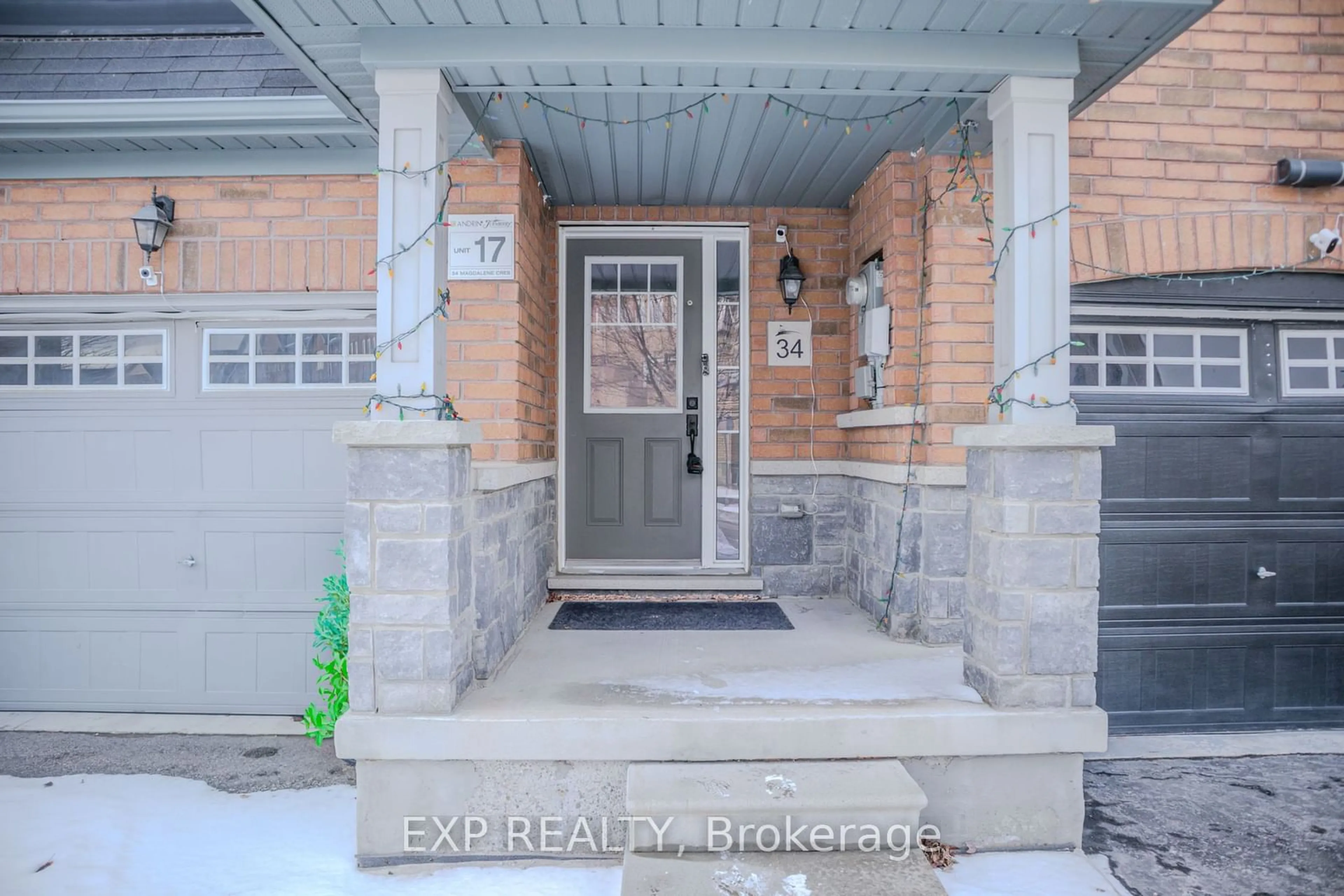 Indoor entryway for 34 Magdalene Cres, Brampton Ontario L6Z 0G8