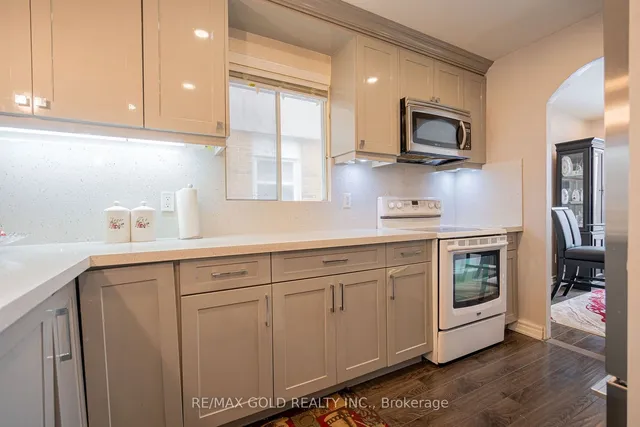 Additional property image - 4 Simmons Blvd
