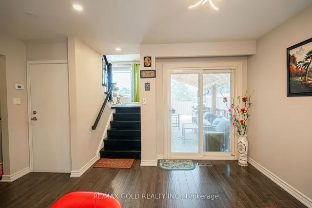 Additional property image - 4 Simmons Blvd
